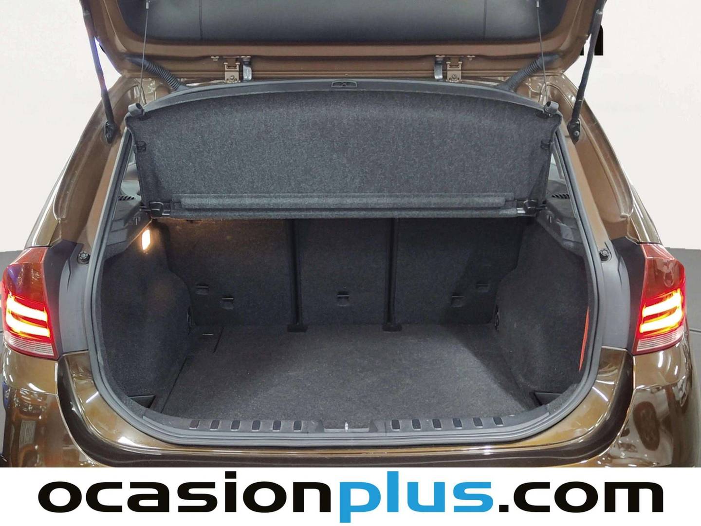 Fotos maletero BMW X1 BMW X1 sDrive18d (143 CV)