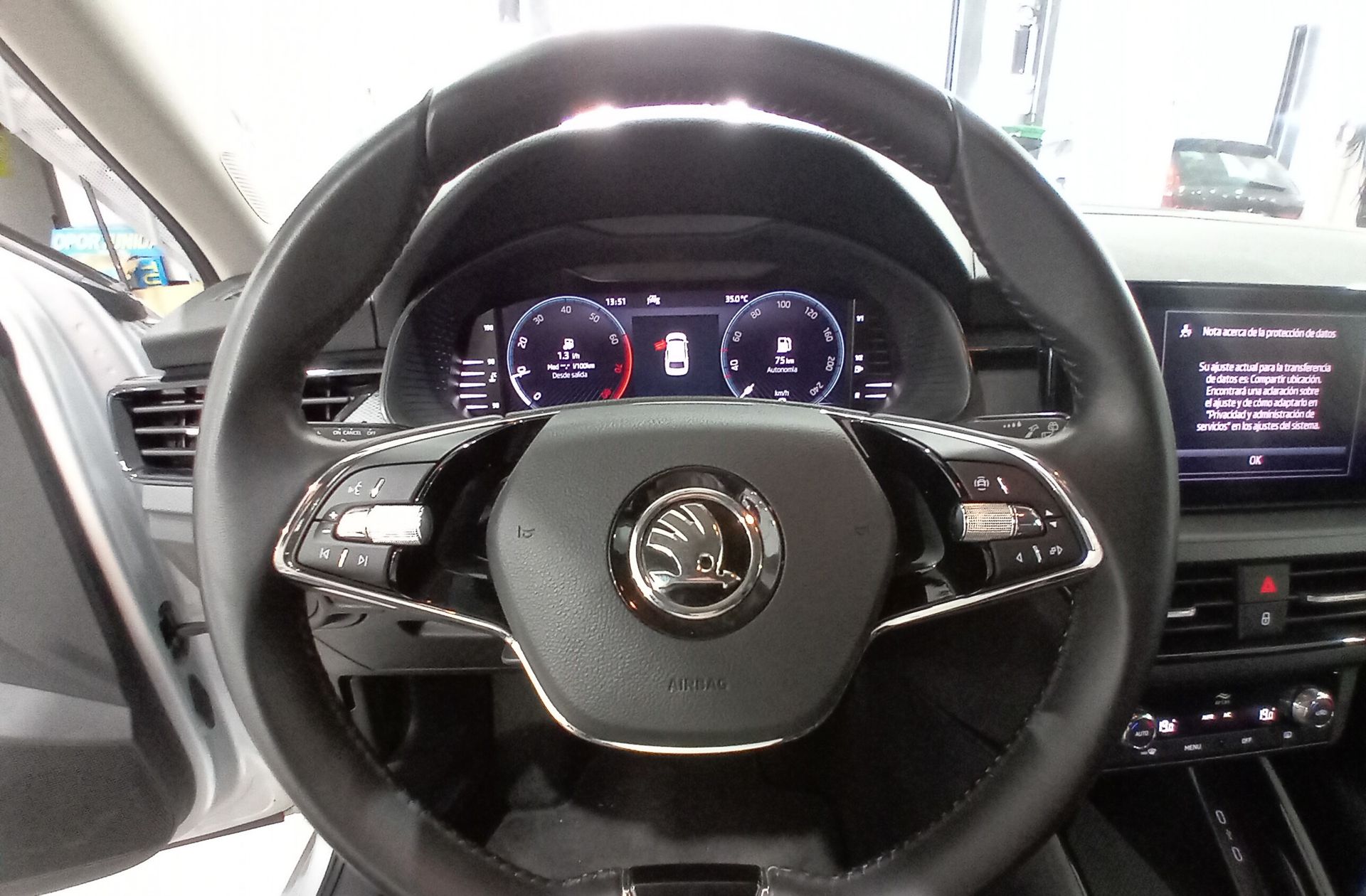 Škoda Scala 1.5 TSI Emotion - foto 22