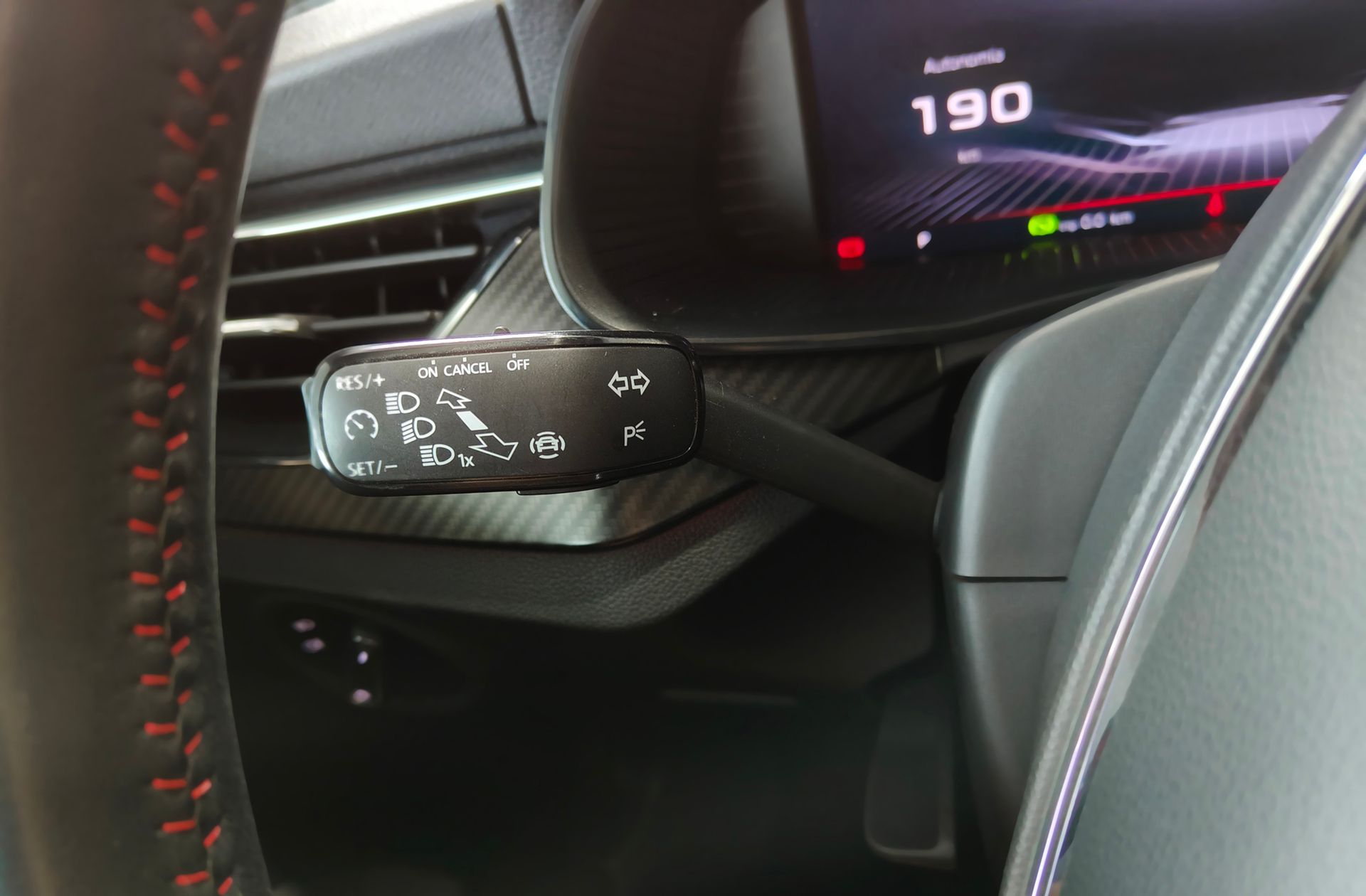 Škoda Kamiq 1.0 TSI Montecarlo DSG - foto 31