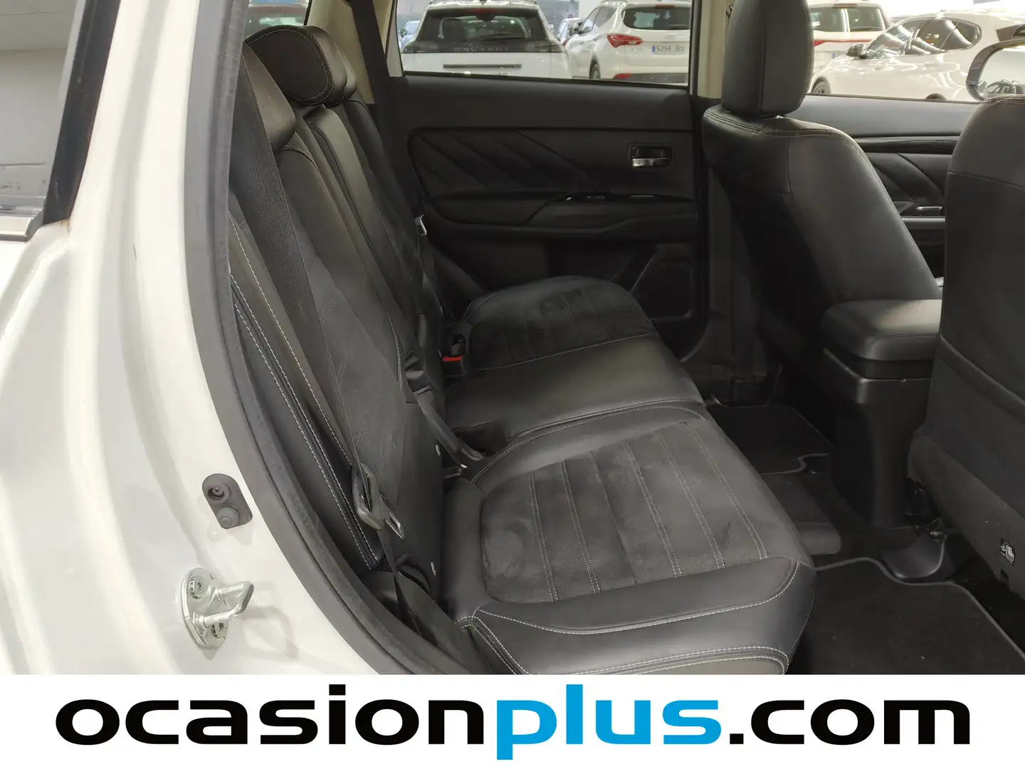 Foto Mitsubishi Outlander Mitsubishi Outlander 2.0 PHEV Kaiteki 4WD Auto (203 CV)