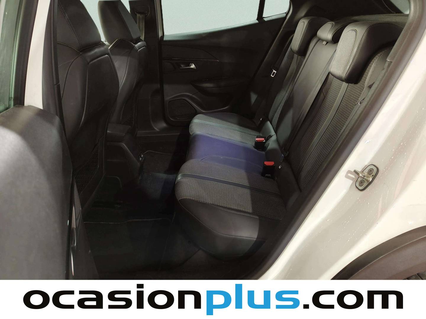 Foto asientos traseros Peugeot 2008 Peugeot 2008 PureTech 130 S&S GT Line EAT8 (130 CV)