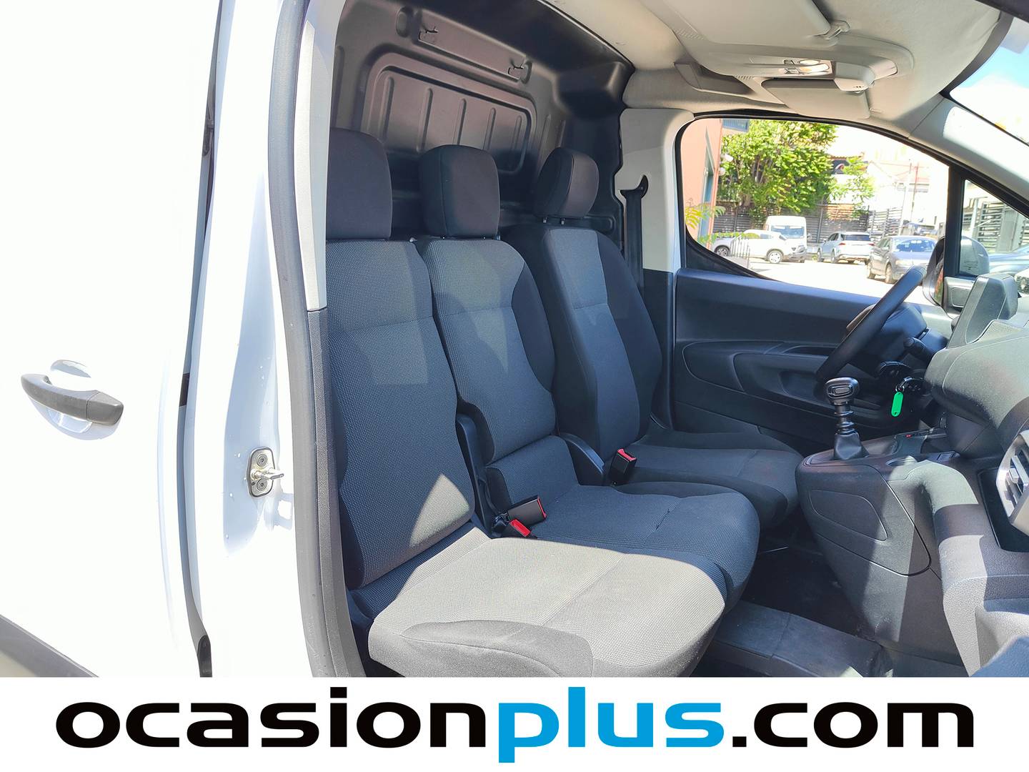 Foto Peugeot Partner Peugeot Partner Furgon BlueHDi 100 Standard 1000kg (102 CV) siete plazas