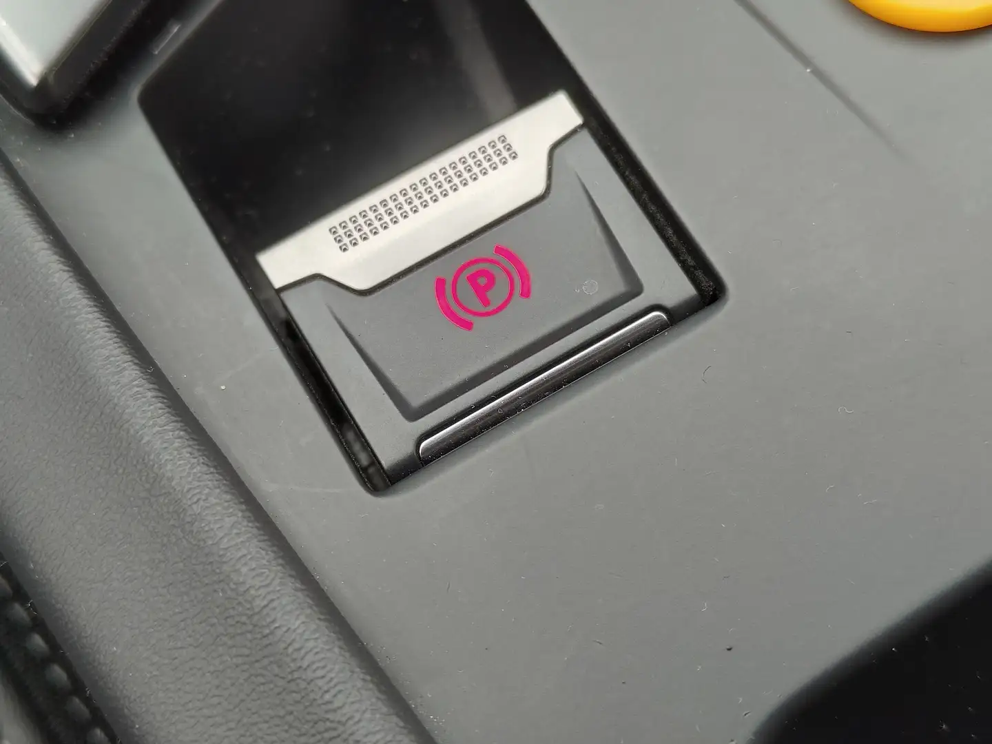 Foto Peugeot 408 Peugeot 408 GT Puretech EAT8 (130 CV)