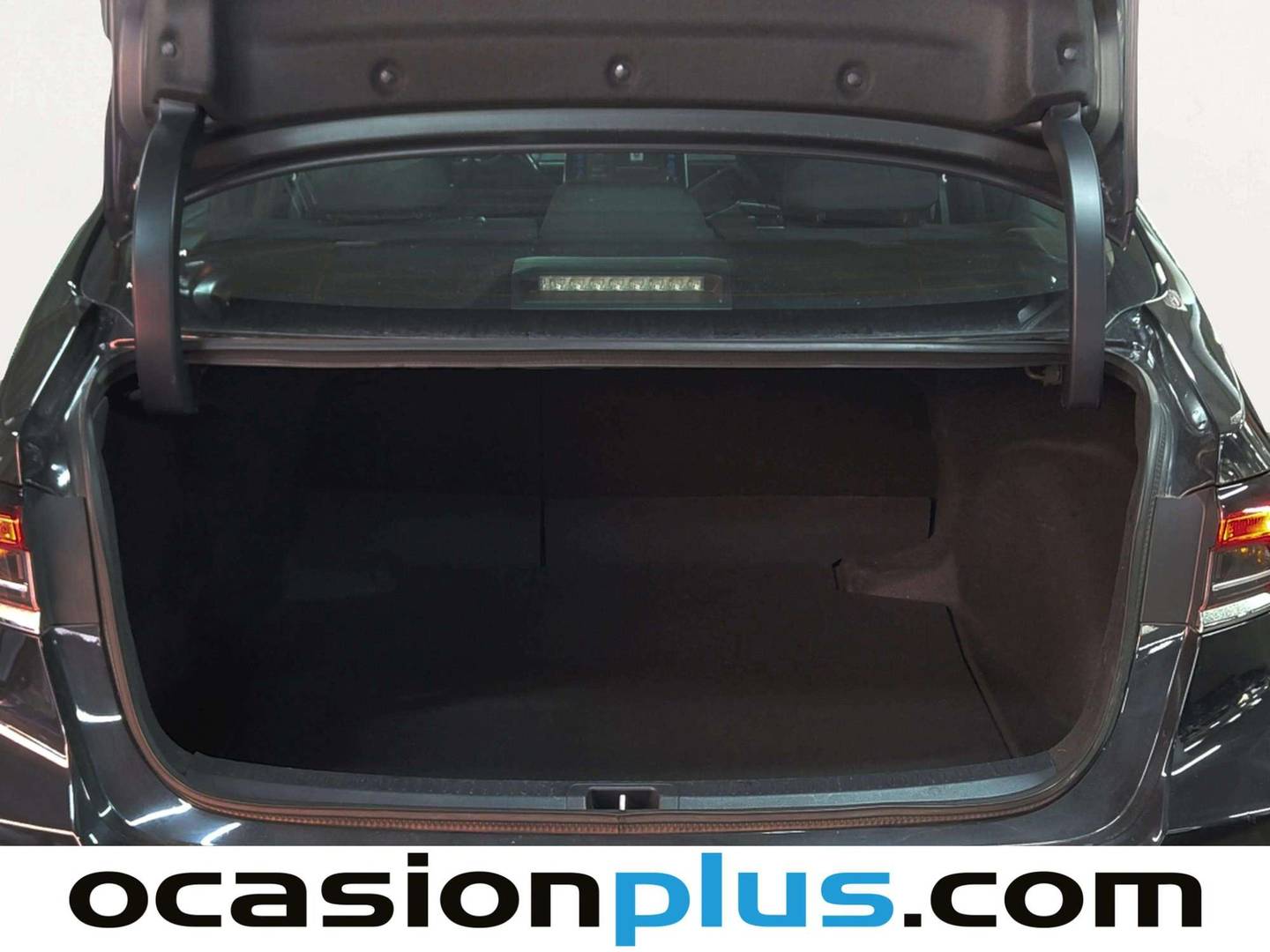 Fotos maletero Toyota Corolla Toyota Corolla 1.5 125 Active Plus Sedan  (125 Cv)