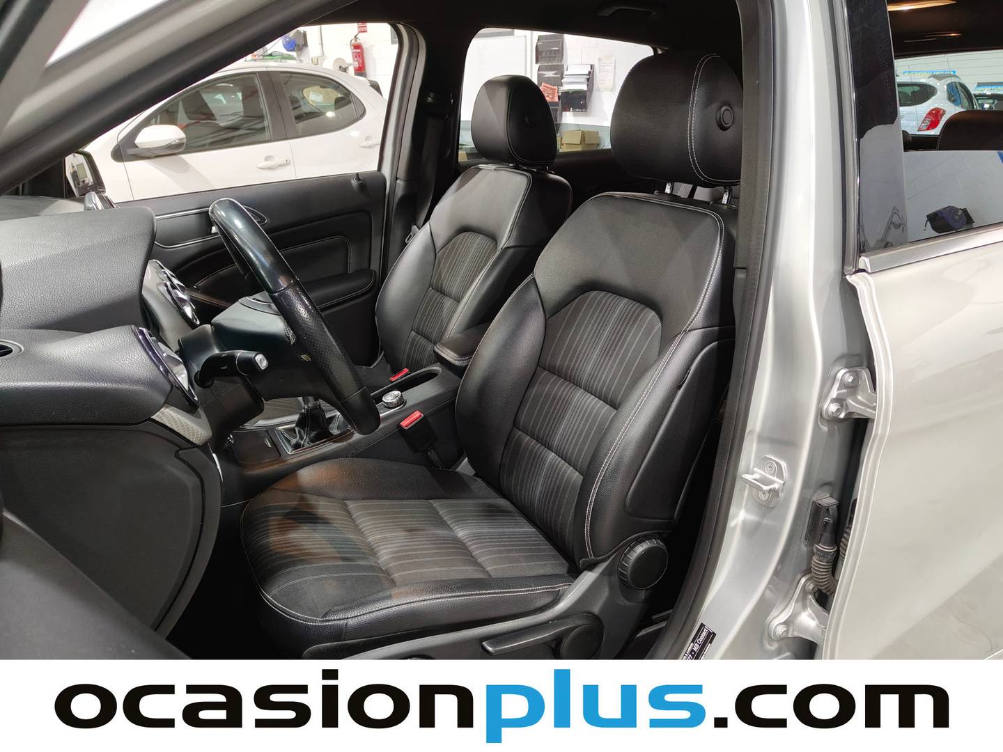 Foto asientos delanteros Mercedes Clase B Mercedes-Benz Clase B 180 CDI Sport (109 CV)