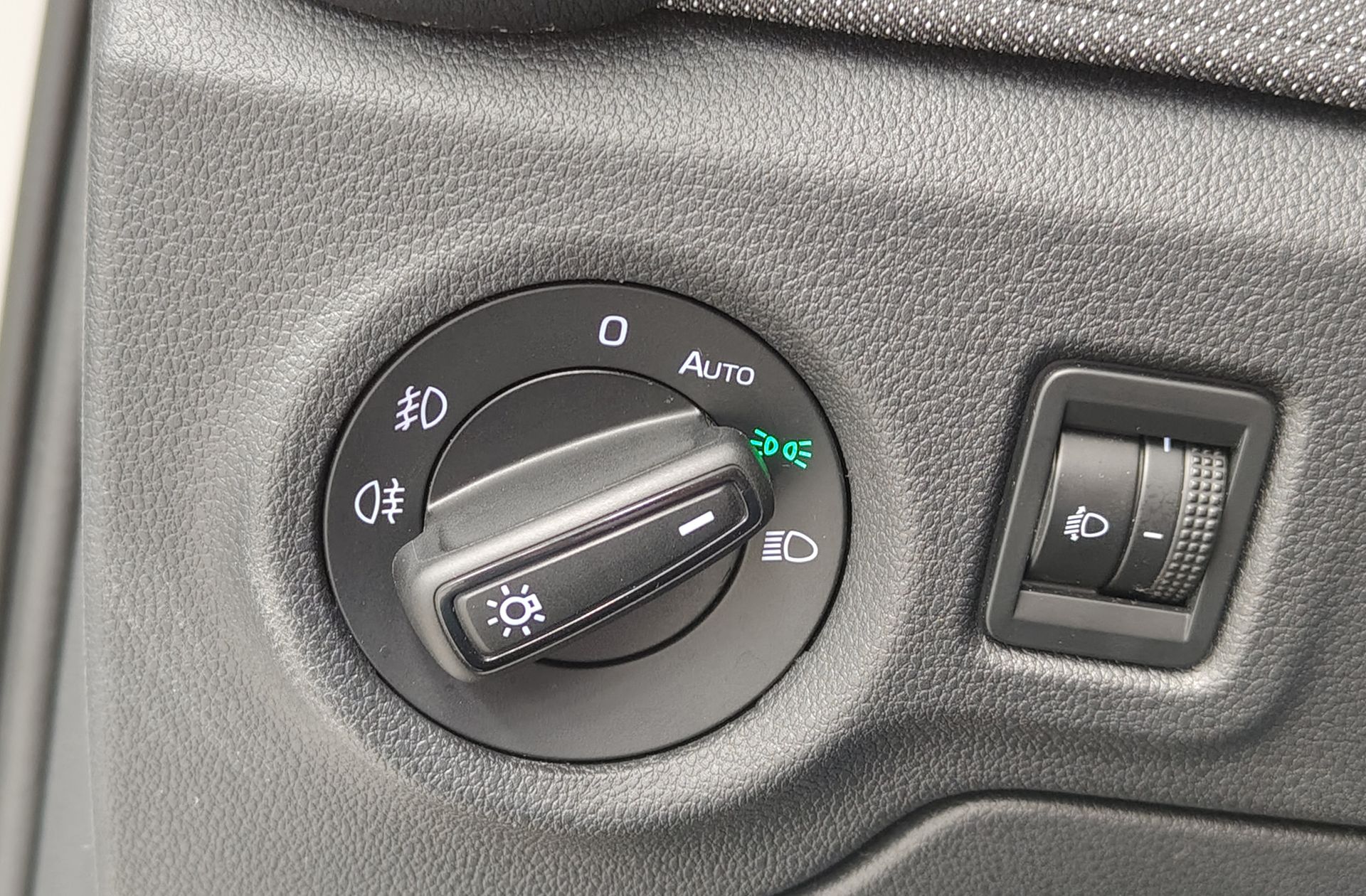 Škoda Fabia 1.0 TSI Selection - foto 23