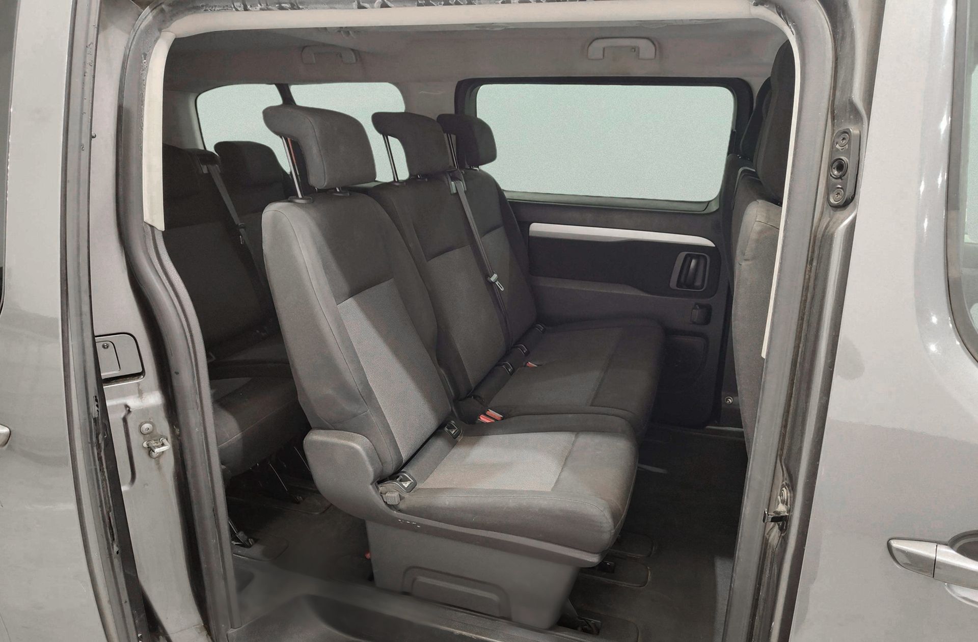 Peugeot Traveller 1.6 BlueHDi Business Long - foto 16