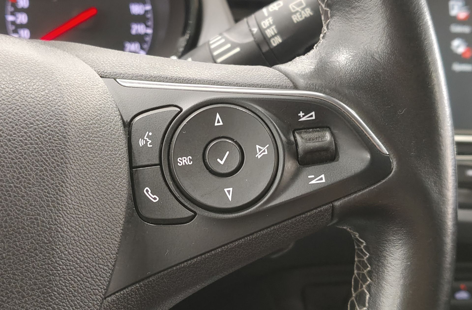 Opel Crossland 1.6 Turbo Selective - foto 23