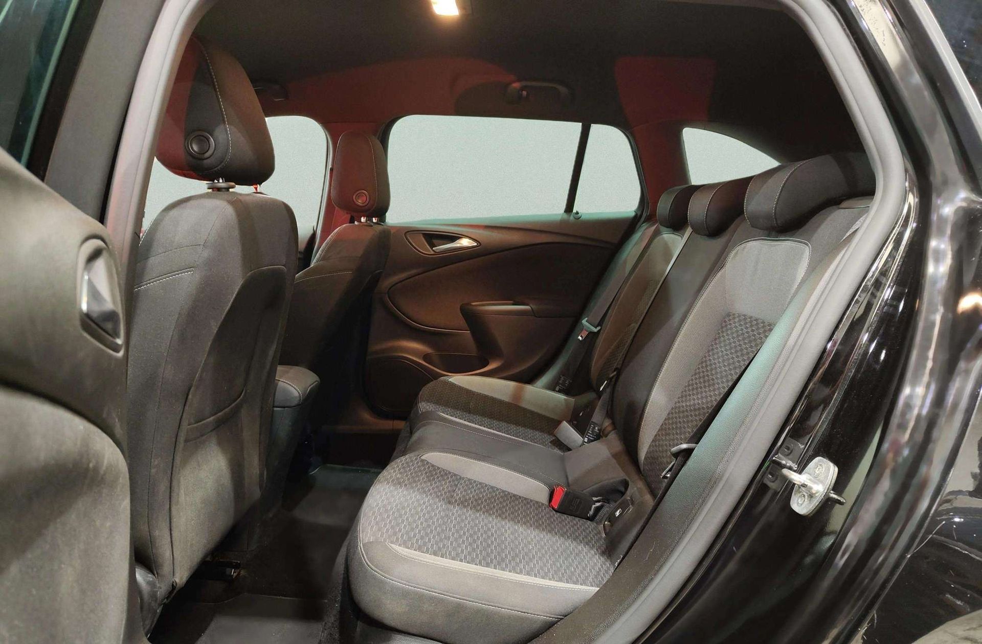 Opel Astra Sports Tourer 1.5 D GS Line - foto 13