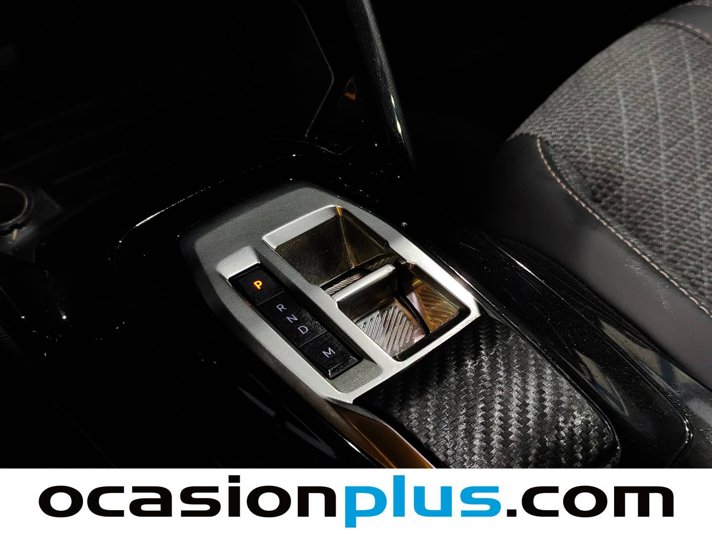 Foto Peugeot 2008 Peugeot 2008 Allure Hybrid eDCS6 107 kW (145 CV)