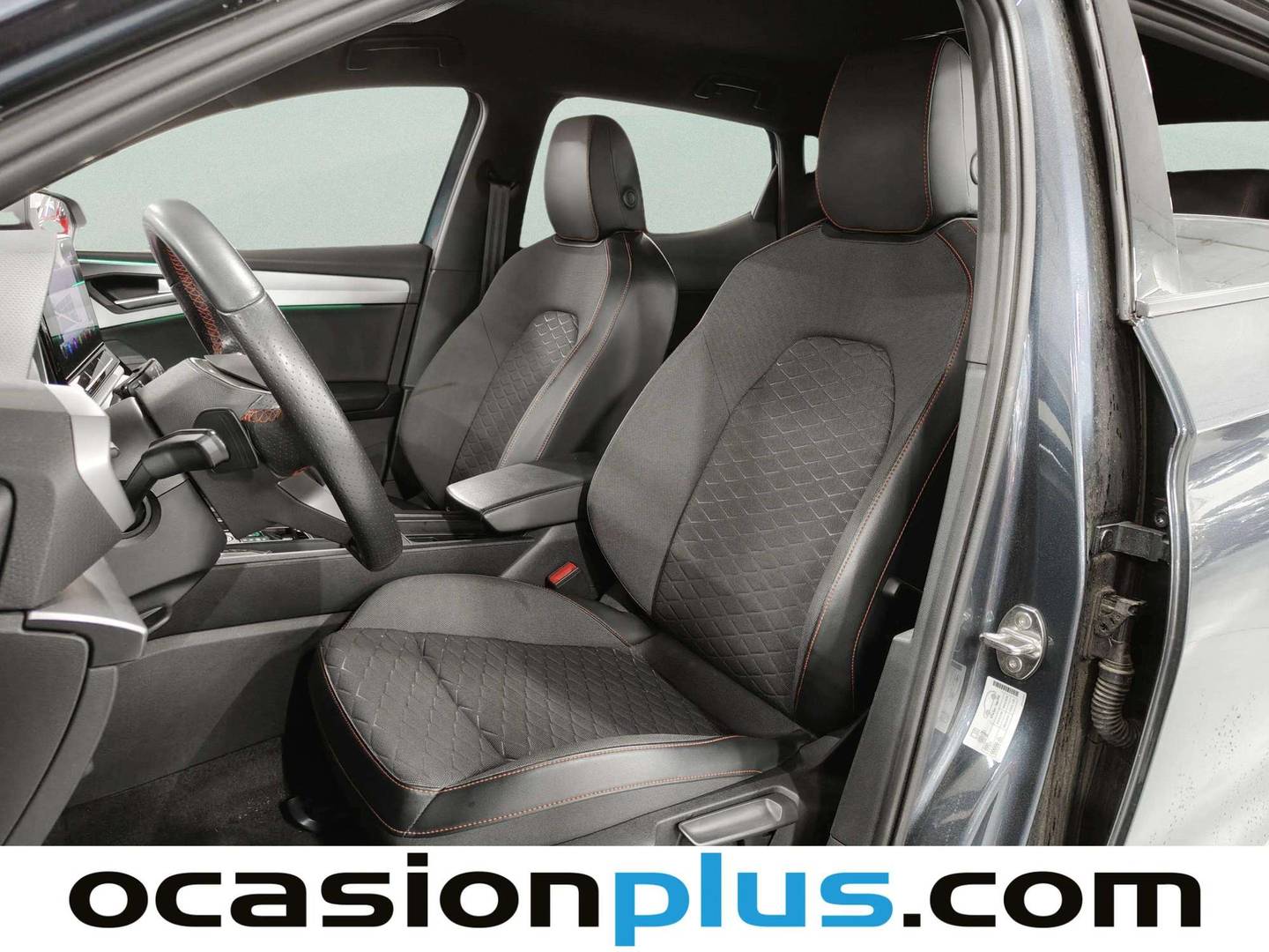 Foto asientos delanteros Seat León Seat León 1.5 eTSI S&S FR Special Edition Vision DSG (150 CV)