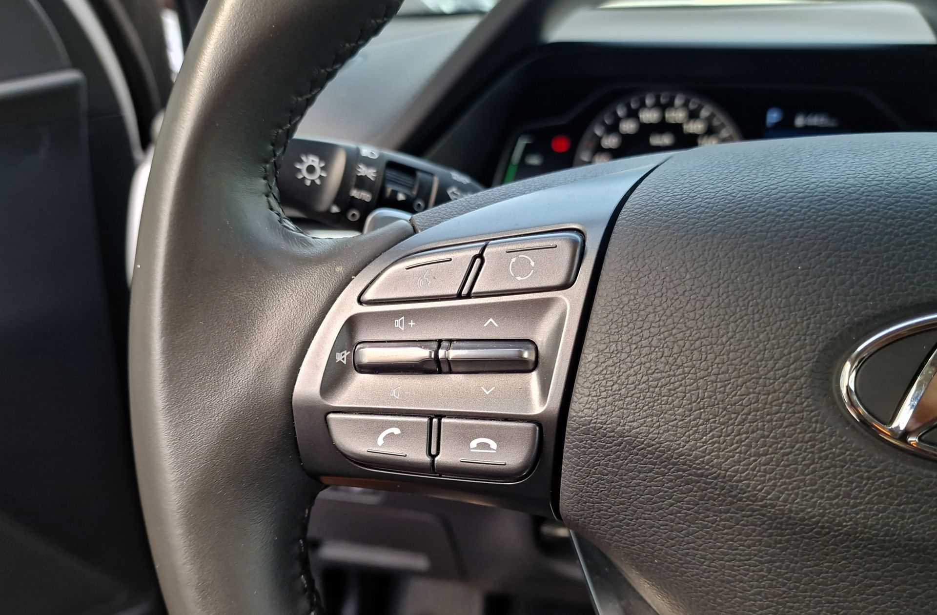 Hyundai Ioniq 1.6 GDI PHEV Klass DCT - foto 23