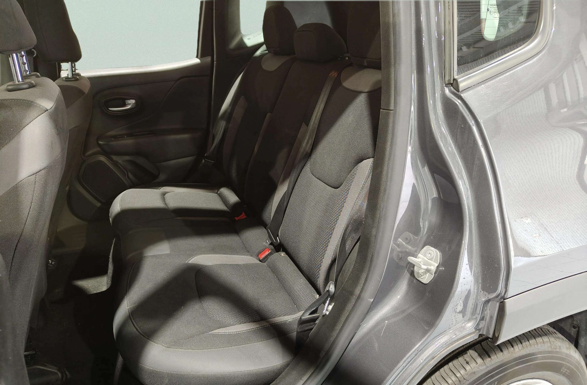 Jeep Renegade eHybrid 1.5 Limited ATX - foto 9