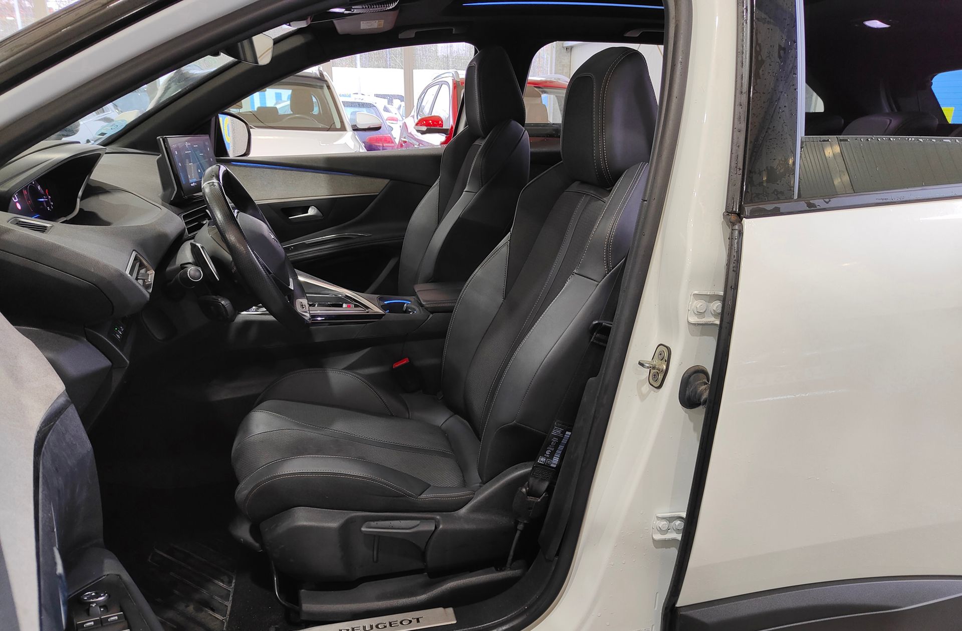 Peugeot 3008 PureTech 130 GT EAT8 - foto 12
