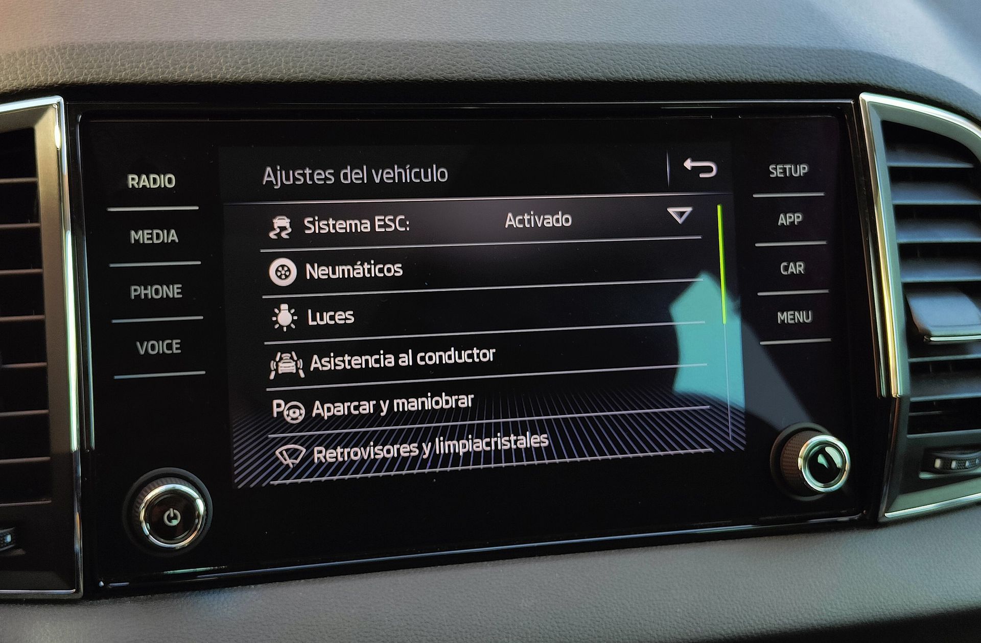 Škoda Karoq 1.5 TSI ACT Ambition DSG - foto 13