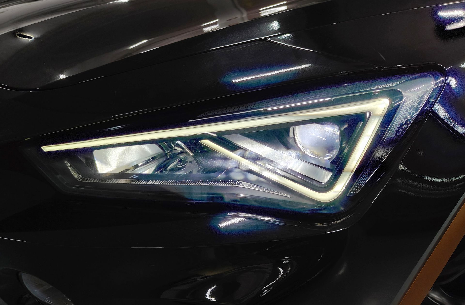 Cupra Formentor 1.5 TSI Tech Edition DSG - foto 16