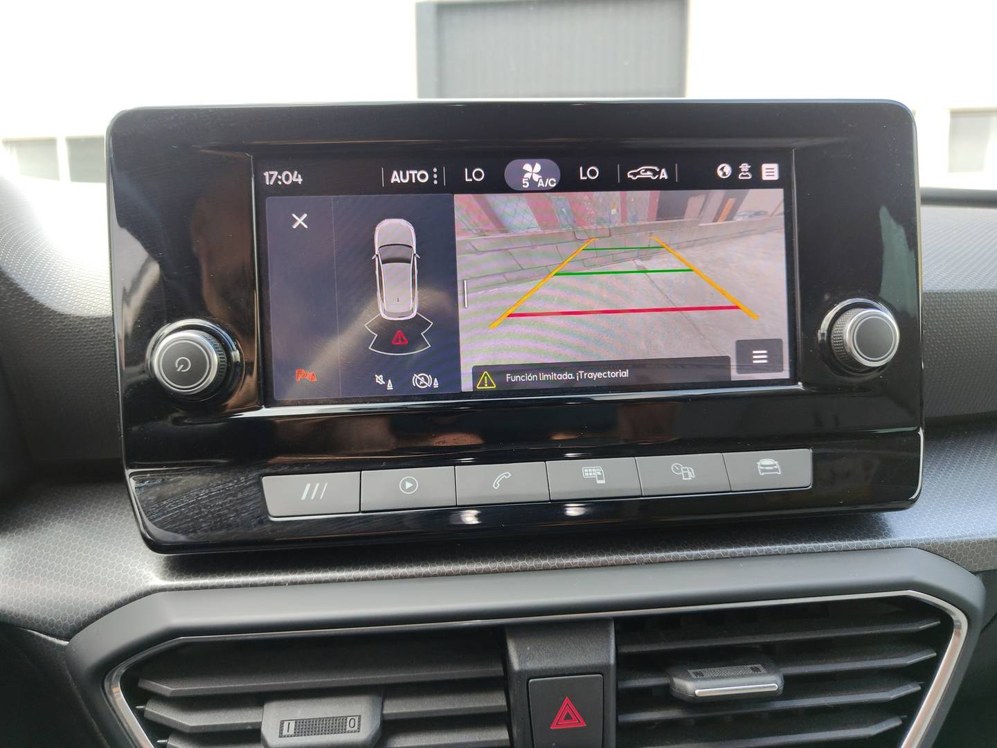 Equipamiento del Seat León Seat León 2.0 TDI S&S Style Go (115 CV)
