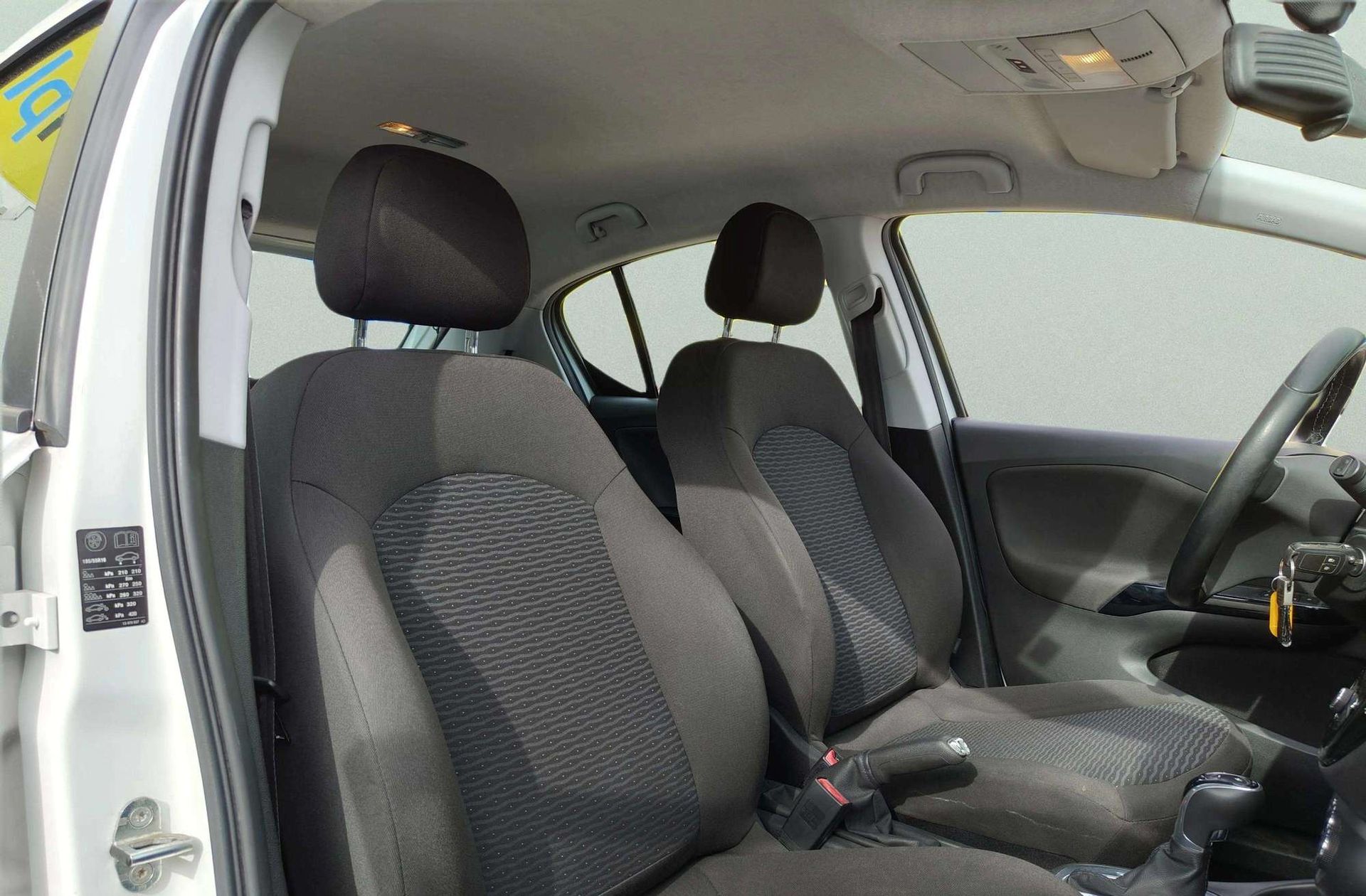 Opel Corsa 1.4 Selective - foto 19