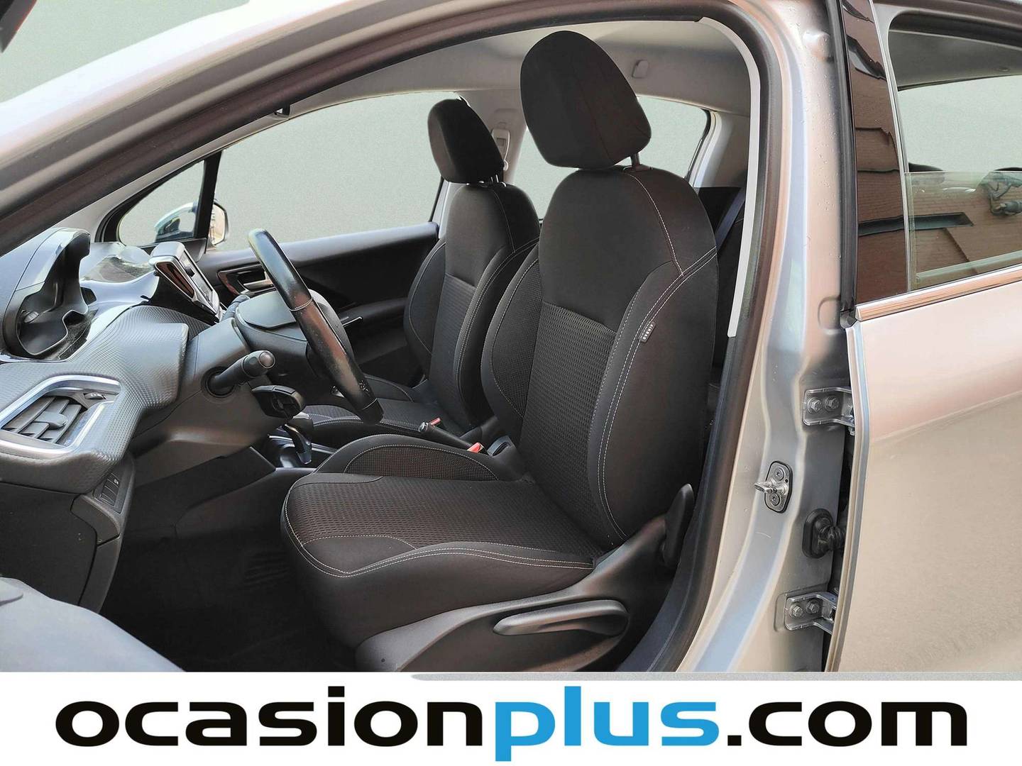 Foto asientos delanteros Peugeot 208 Peugeot 208 PureTech 110 S&S Allure EAT6 (110 CV)