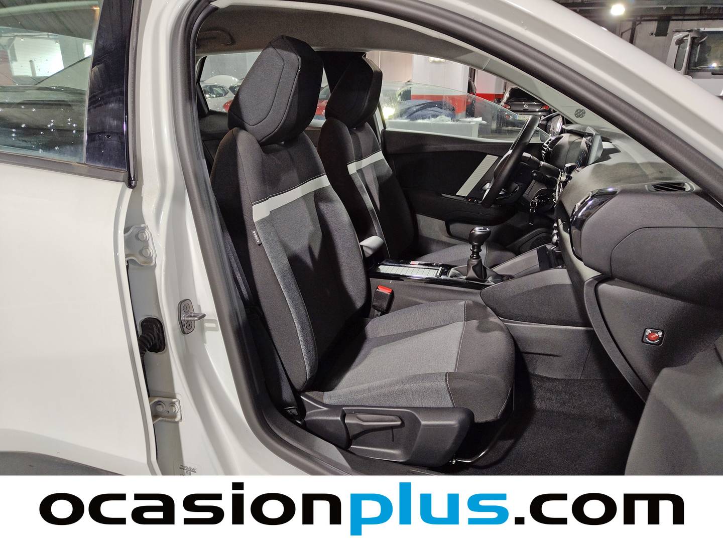 Foto Citroën C4 X Citroen C4 X PureTech 100 S&S 6v You (102 CV)