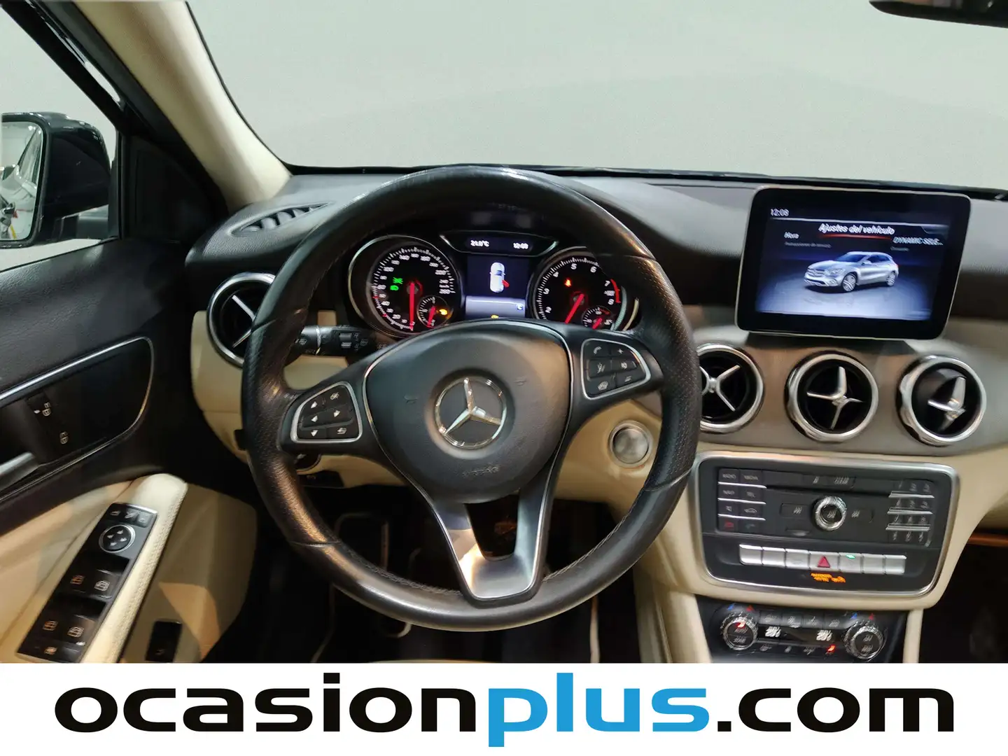Foto Mercedes GLA Mercedes-Benz GLA 180  (122 CV)