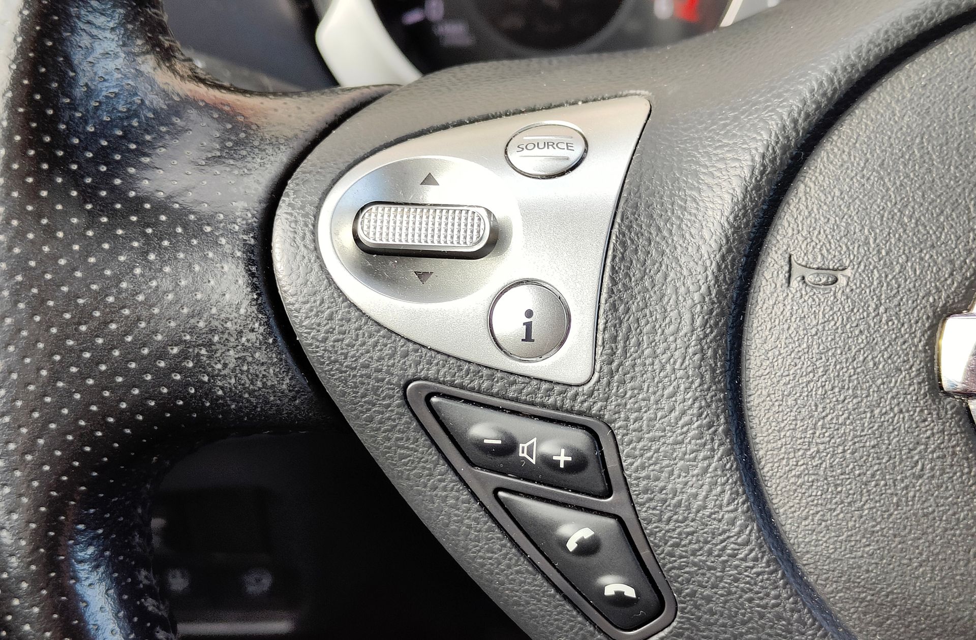 Nissan Juke 1.5 dCi N-Connecta 4x2 - foto 24