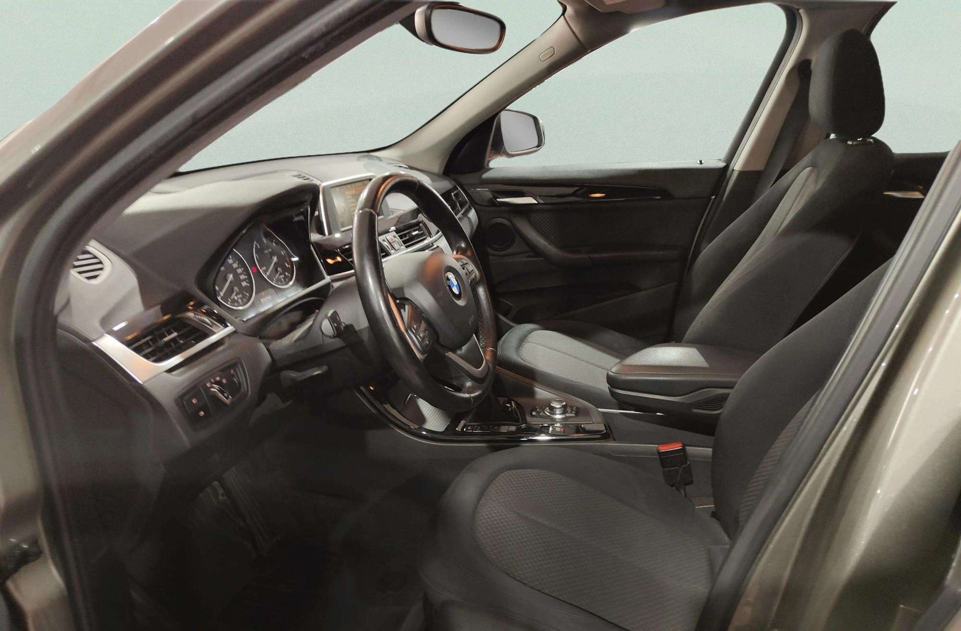 BMW X1 sDrive18d - foto 11