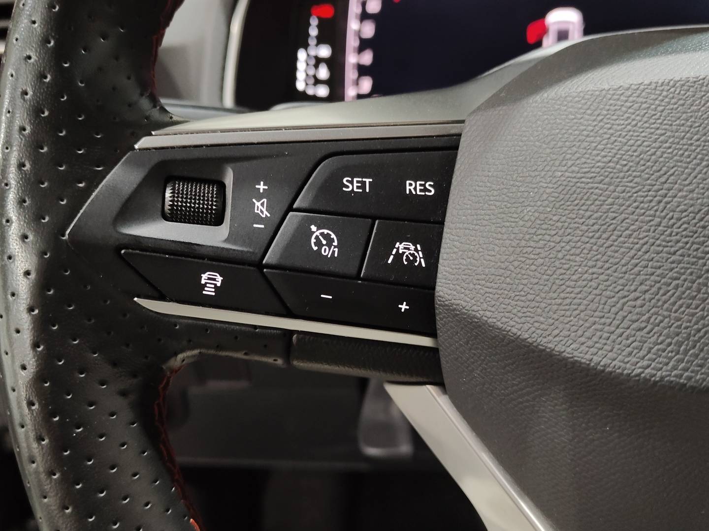 Foto Seat Arona SEAT Arona 1.5 TSI S&S FR XL DSG (150 CV)