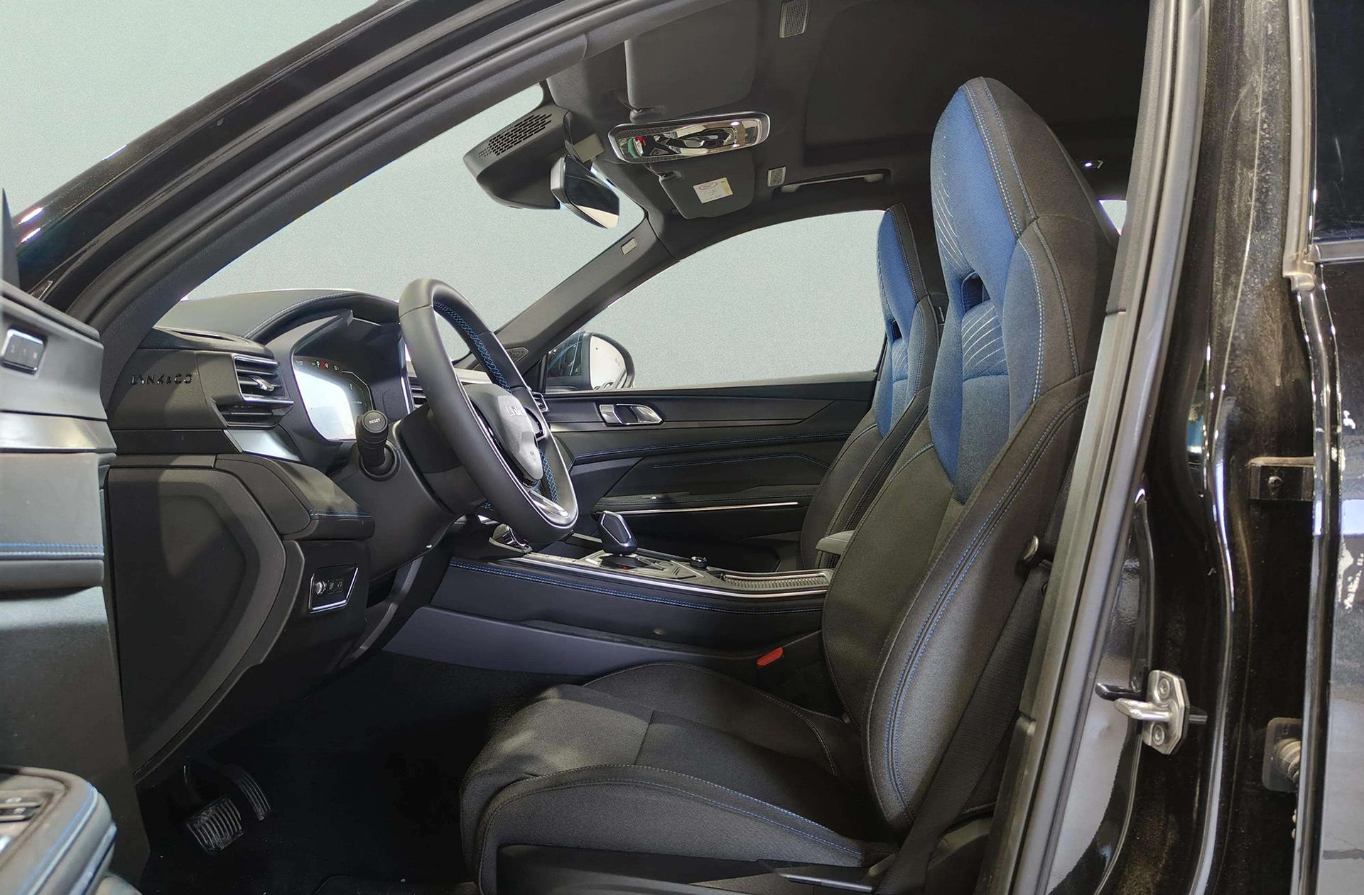 Lynk & Co 01 1.5 PHEV - foto 12
