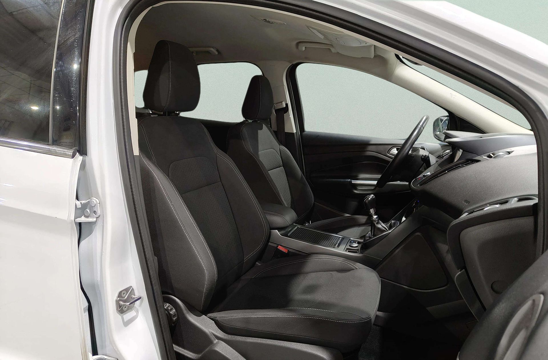 Ford Kuga 1.5 EcoBoost Trend+ 4x2 - foto 17