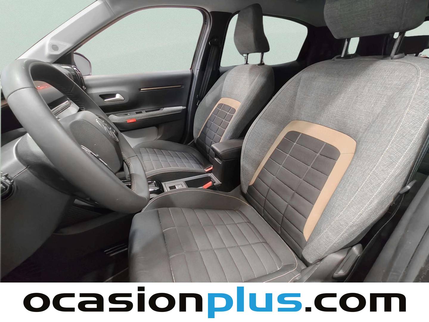 Foto asientos delanteros Citroën C3 Aircross Citroën C3 Aircross Hybrid 145 Plus e-DCS6 (145 CV)
