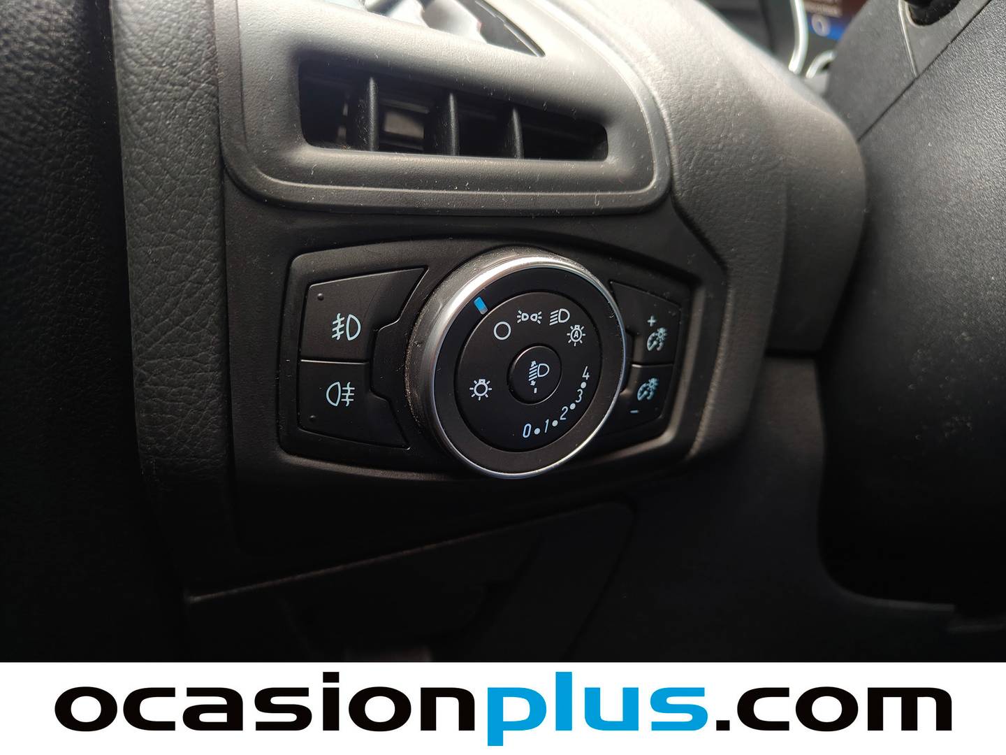 Acabados Ford Focus Ford Focus 1.5 TDCi Business  (120 CV)