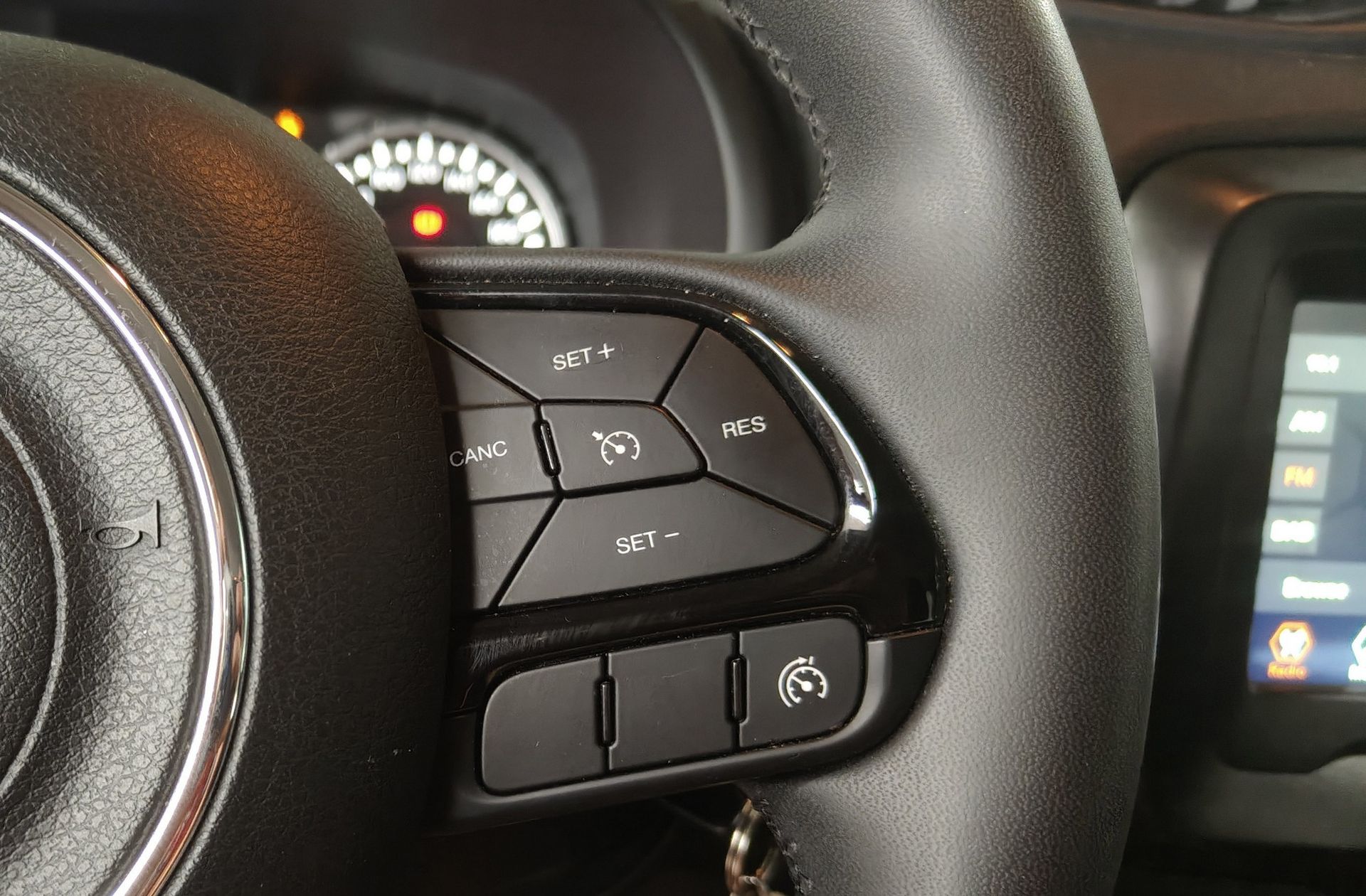 Jeep Renegade eHybrid Night Eagle ATX - foto 20