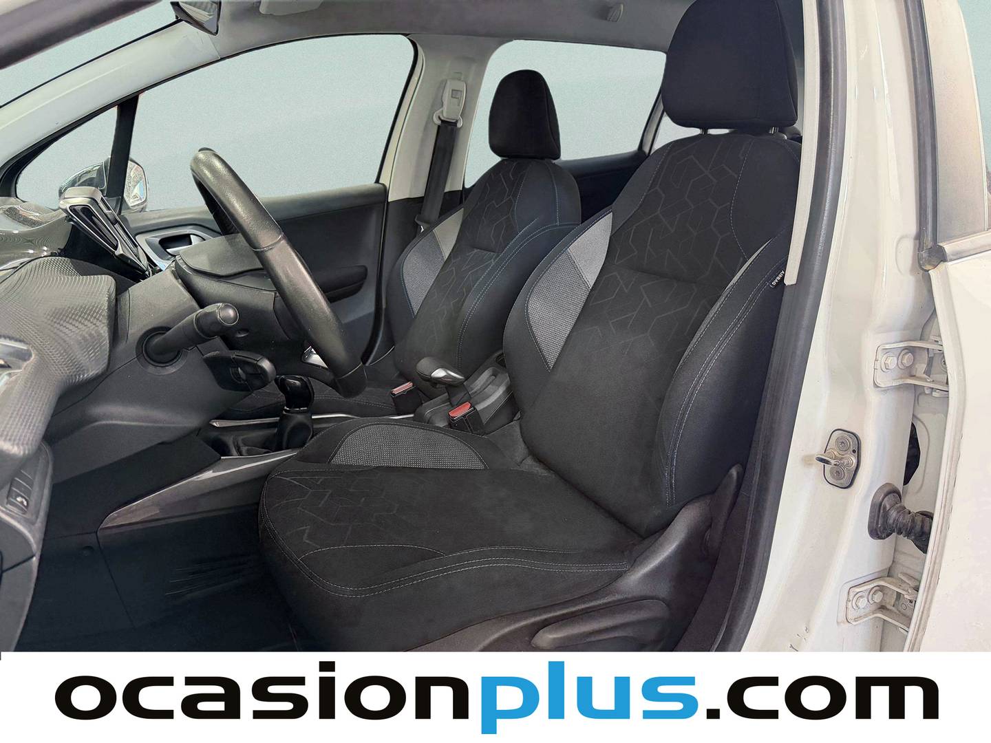 Foto asientos delanteros Peugeot 2008 Peugeot 2008 PureTech 82 Style (82 CV)