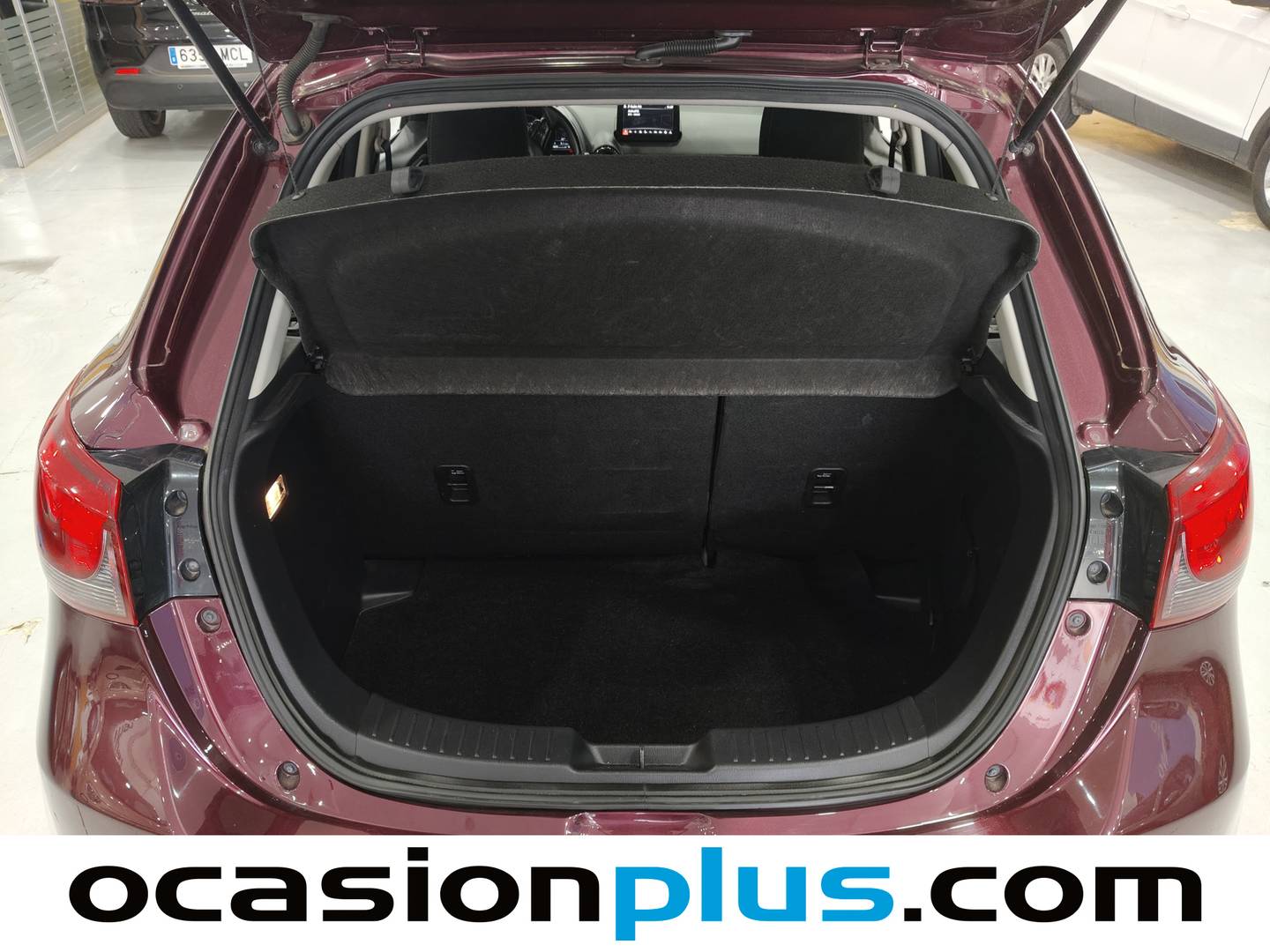 Foto asientos delanteros Mazda Mazda2 Mazda Mazda 2 1.5 GE Black Tech Edition  (90 CV)