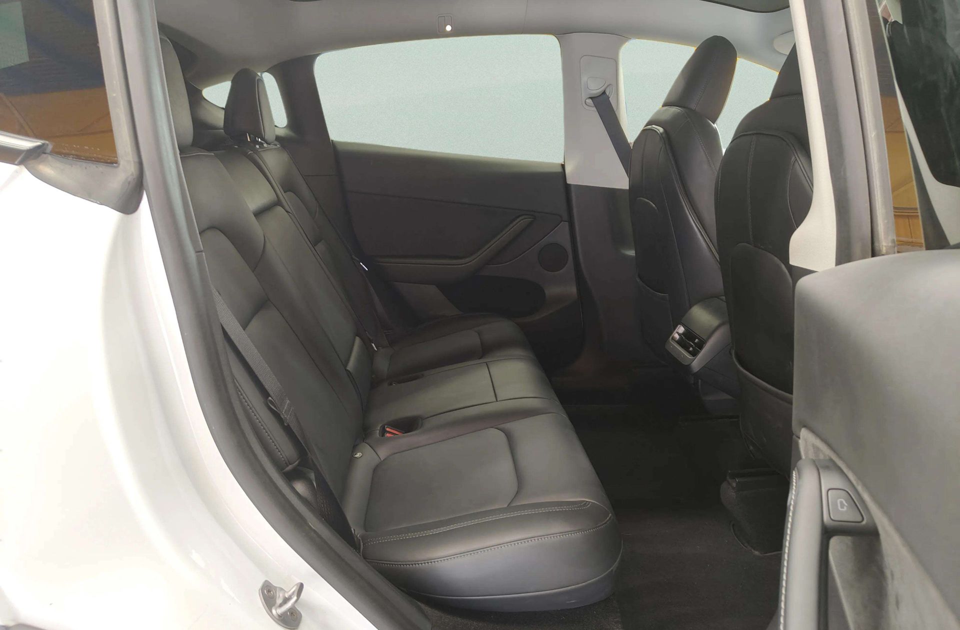 Tesla Model Y Tracción Trasera RWD - foto 27