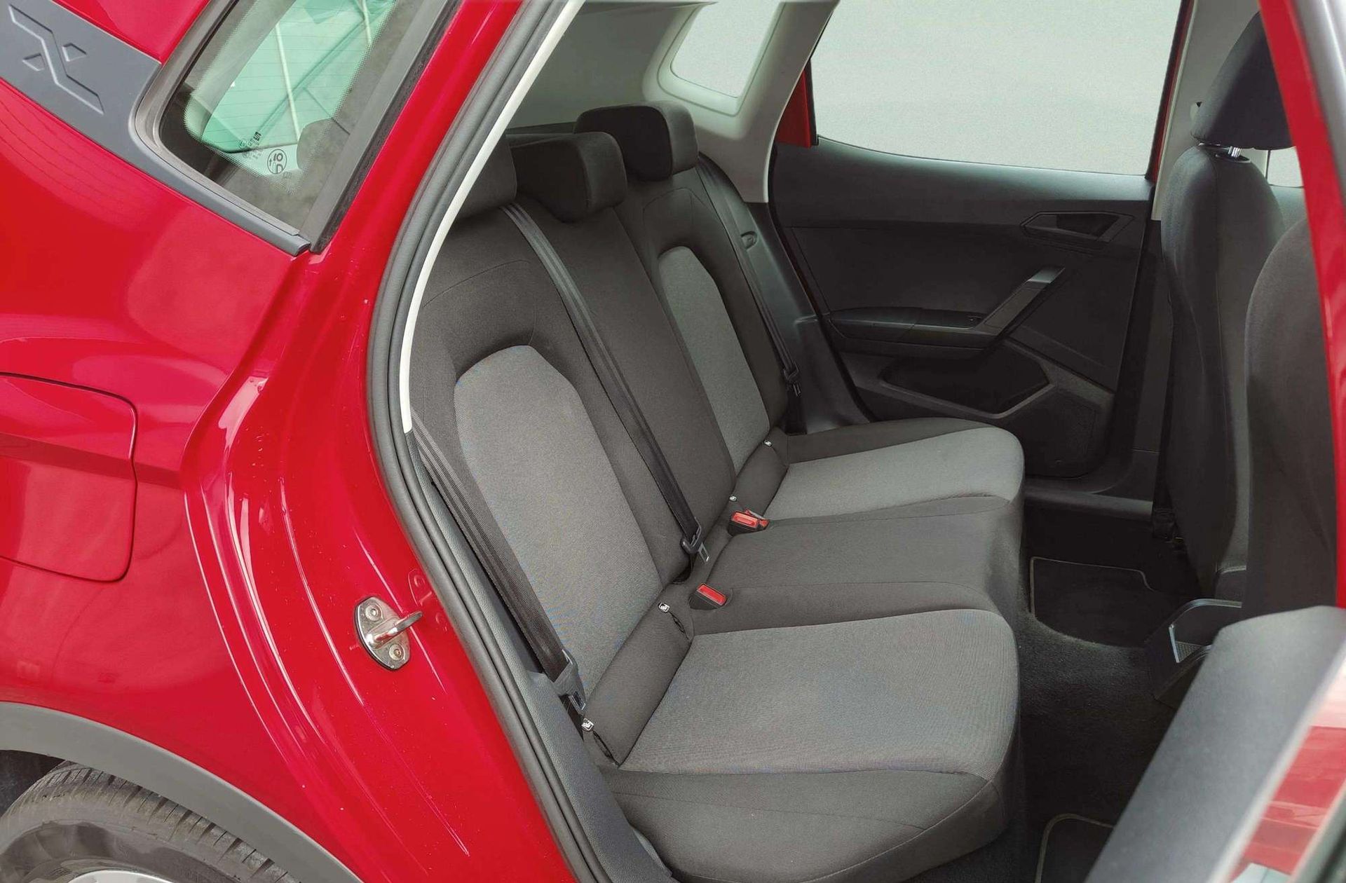 SEAT Arona 1.0 TGI GNC Reference Edition - foto 16