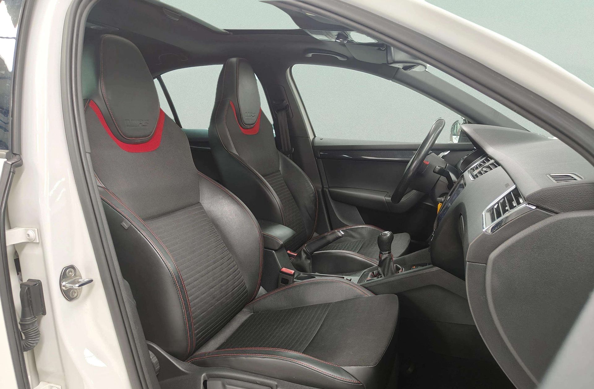 Škoda Octavia 2.0 TDI RS - foto 20