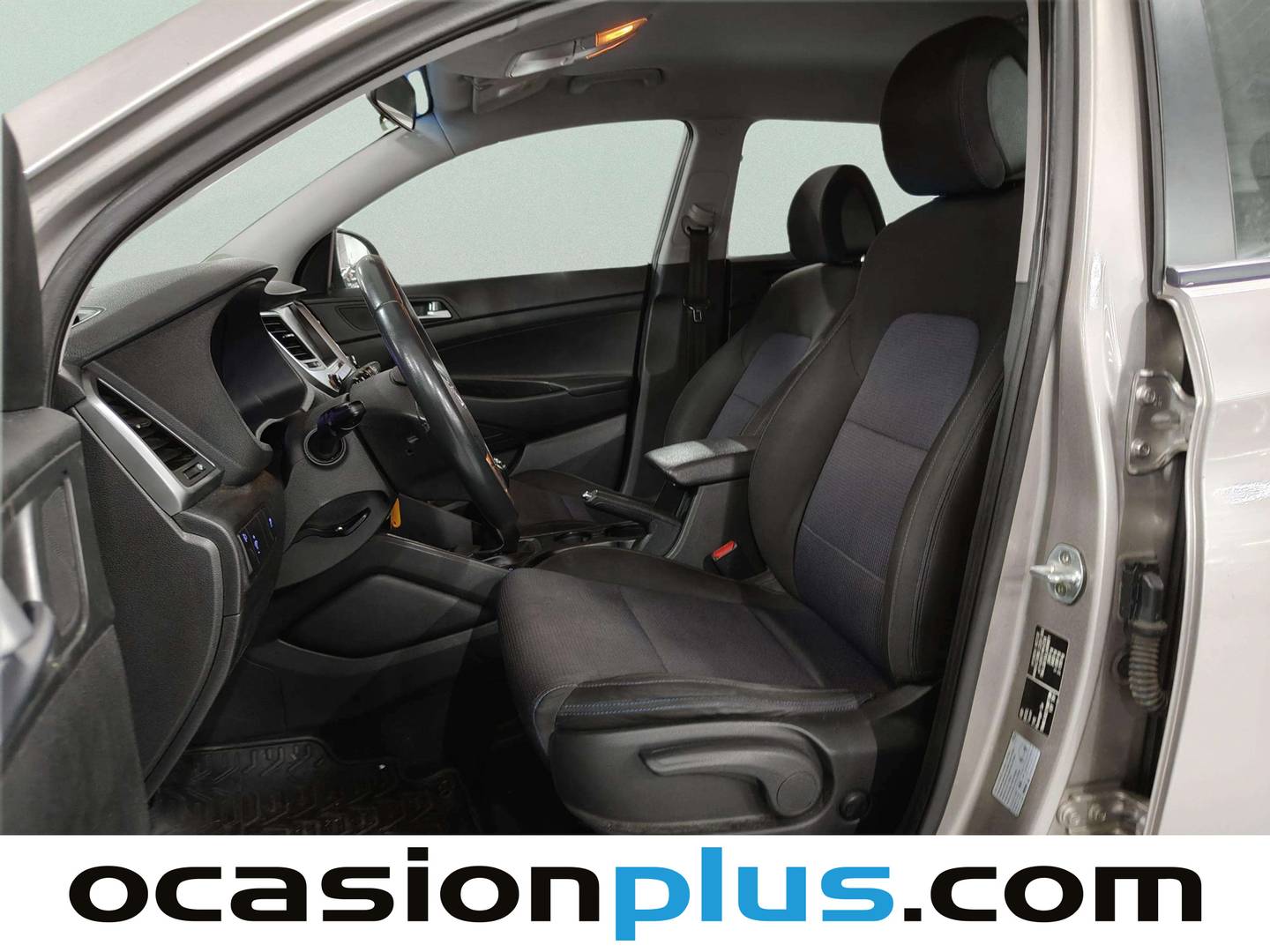 Foto asientos delanteros Hyundai Tucson Hyundai Tucson 1.7 CRDI BlueDrive 25 Aniversario 4x2 (115 CV)