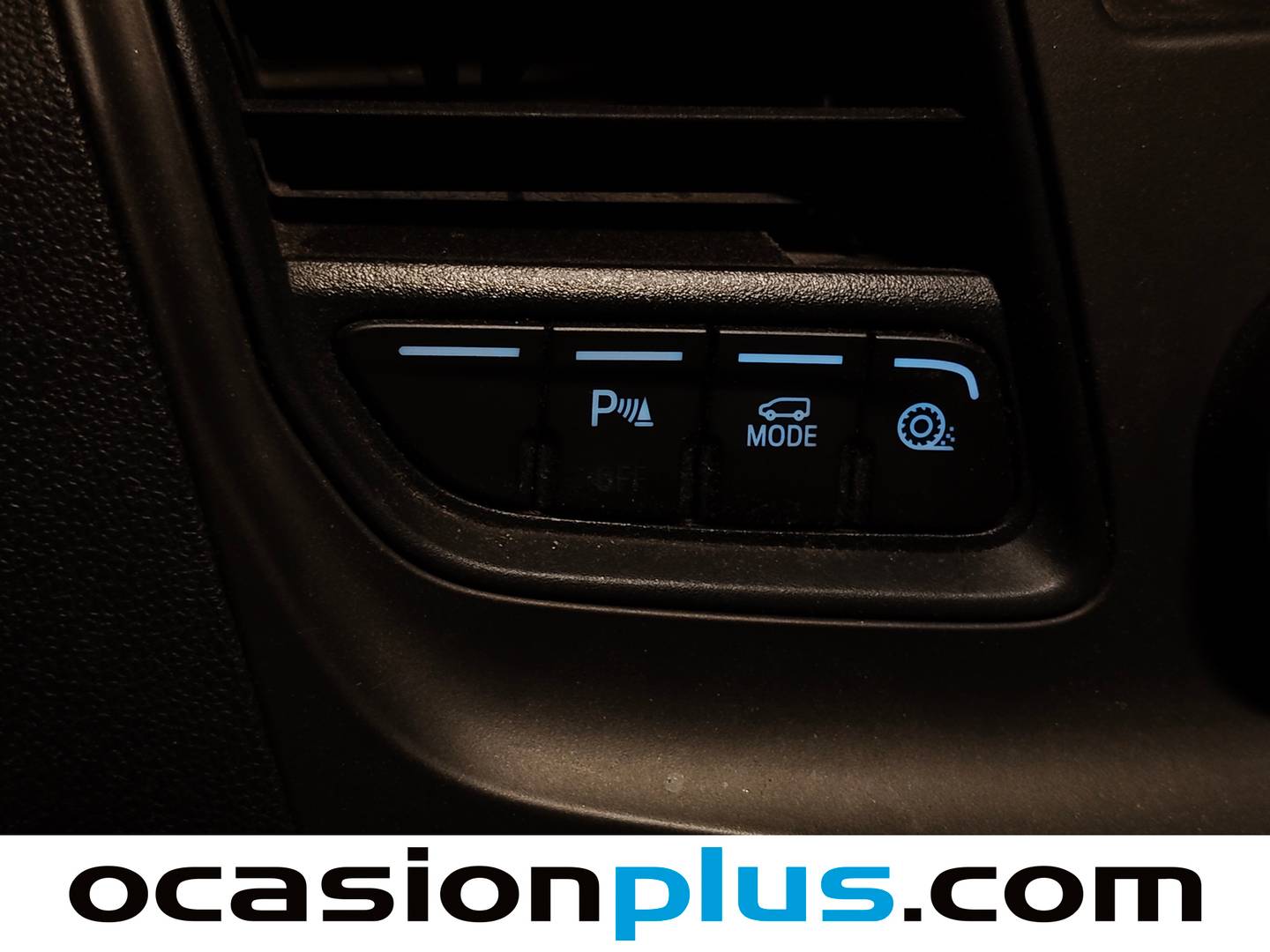 Extras y acabados del Ford Transit Ford Transit Furgon Diesel 350 L3H2 Trend RWD 96 kW (130 CV)