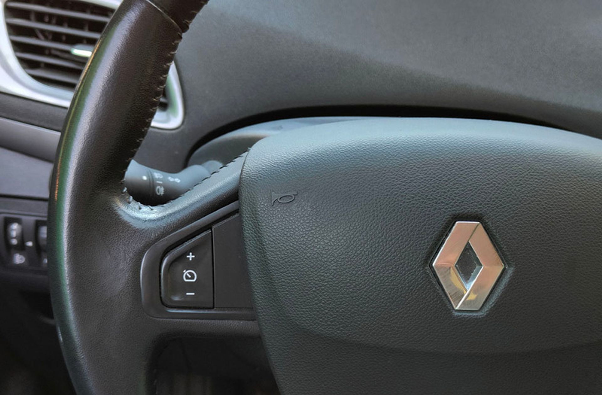 Renault Scénic Limited dCi EDC - foto 24