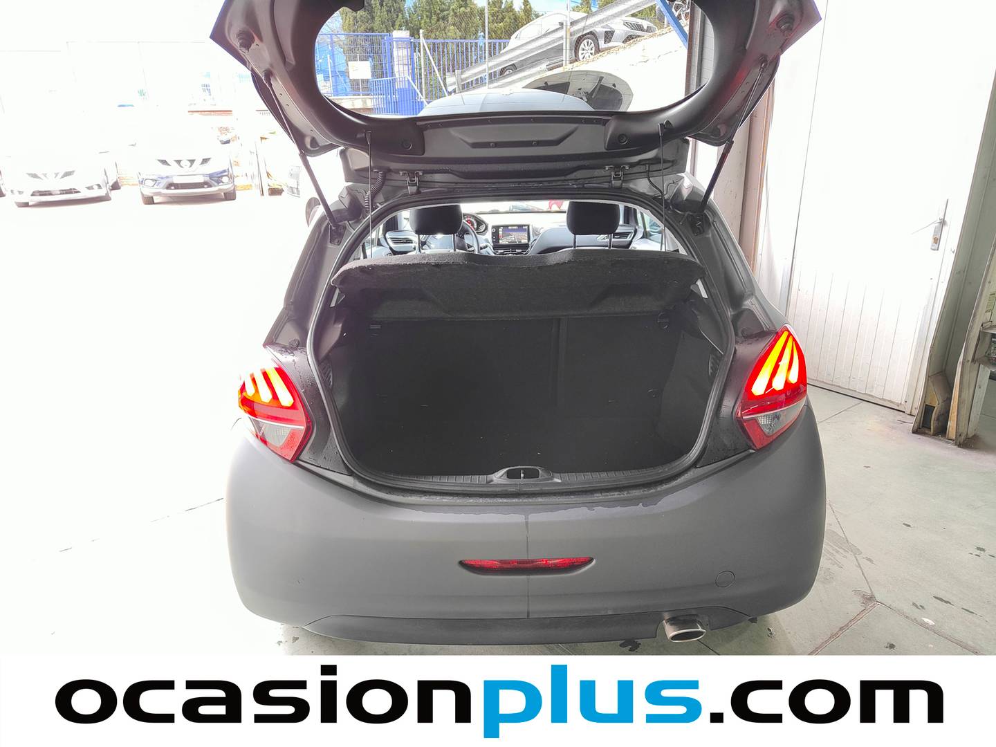 Foto Peugeot 208 Peugeot 208 1.6L BlueHDi S&S GT-Line (120 CV)