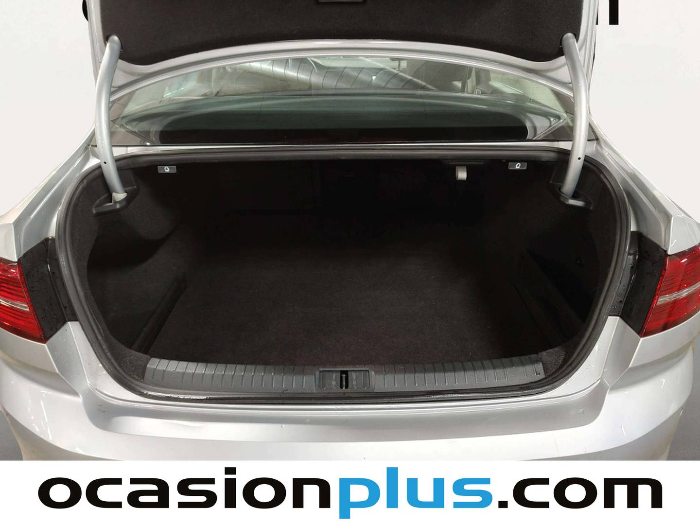 Fotos maletero Volkswagen Passat Volkswagen Passat Advance 2.0 TDI BMT (150 CV)