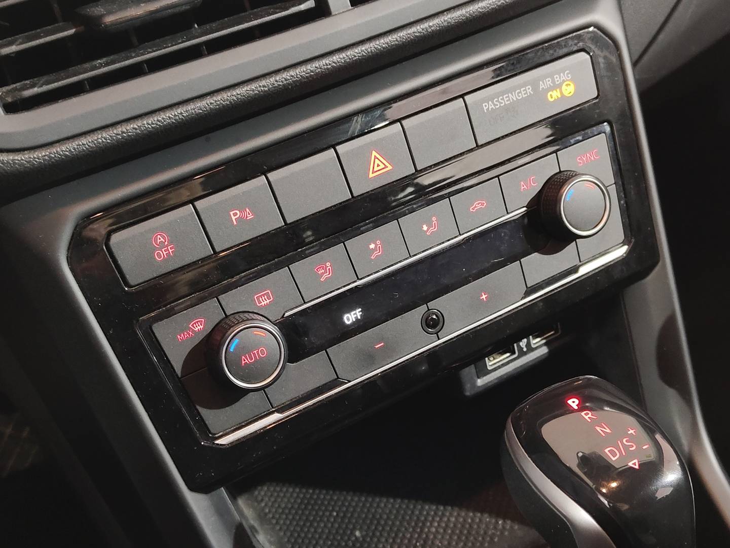 Foto Volkswagen T-Cross Volkswagen T-Cross Advance 1.0 TSI (115 CV) DSG