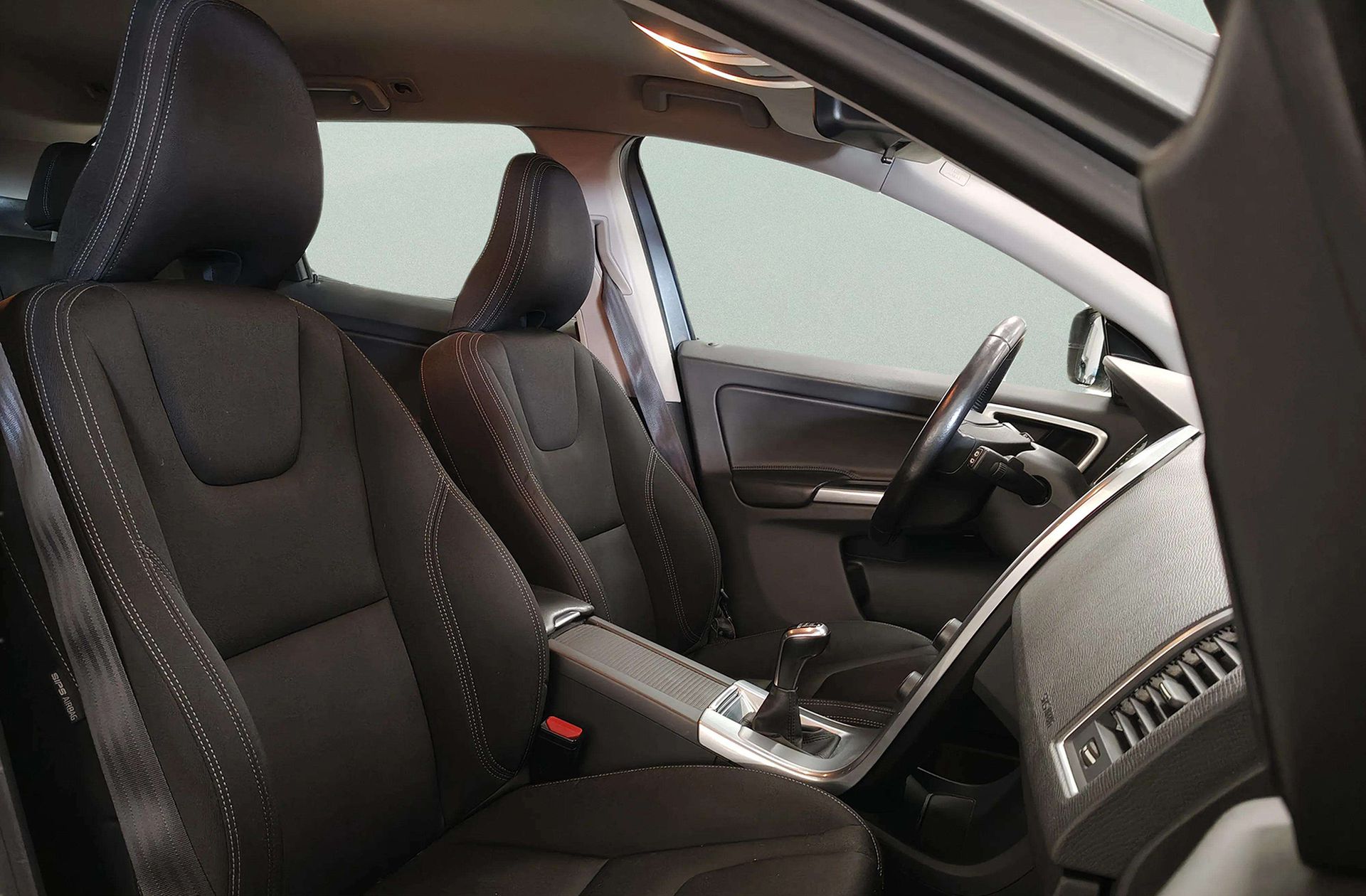 Volvo XC60 D3 Kinetic - foto 18