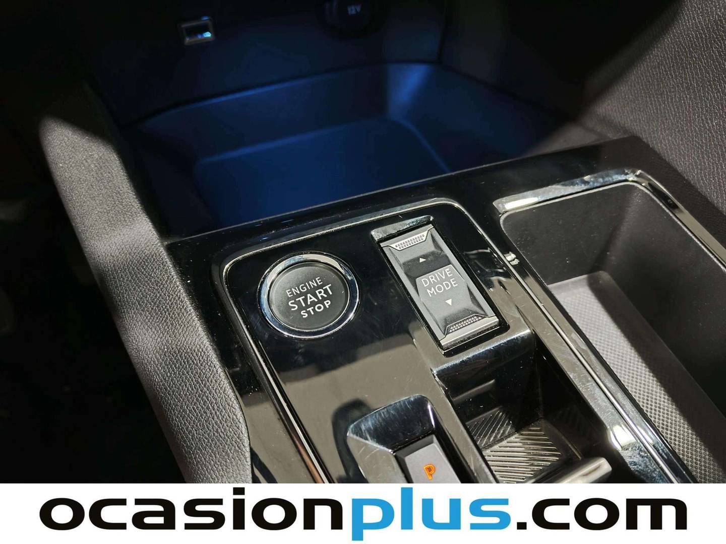 Foto Peugeot 3008 Hybrid Peugeot 3008 Hybrid 300 Allure Pack e-EAT8  (300 CV)