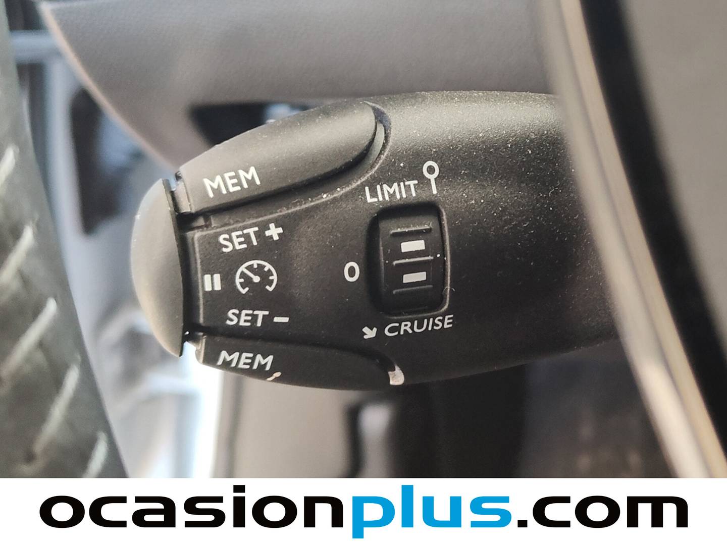 Peugeot 2008 Peugeot 2008 Allure Hybrid eDCS6 (145 CV) km 0