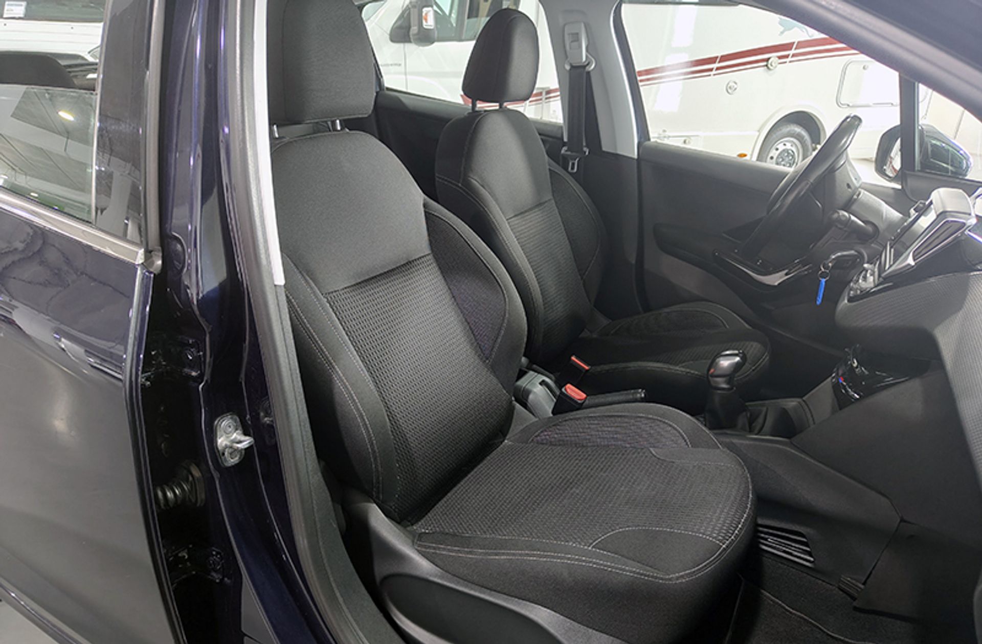 Peugeot 208 1.2L PureTech Allure - foto 15