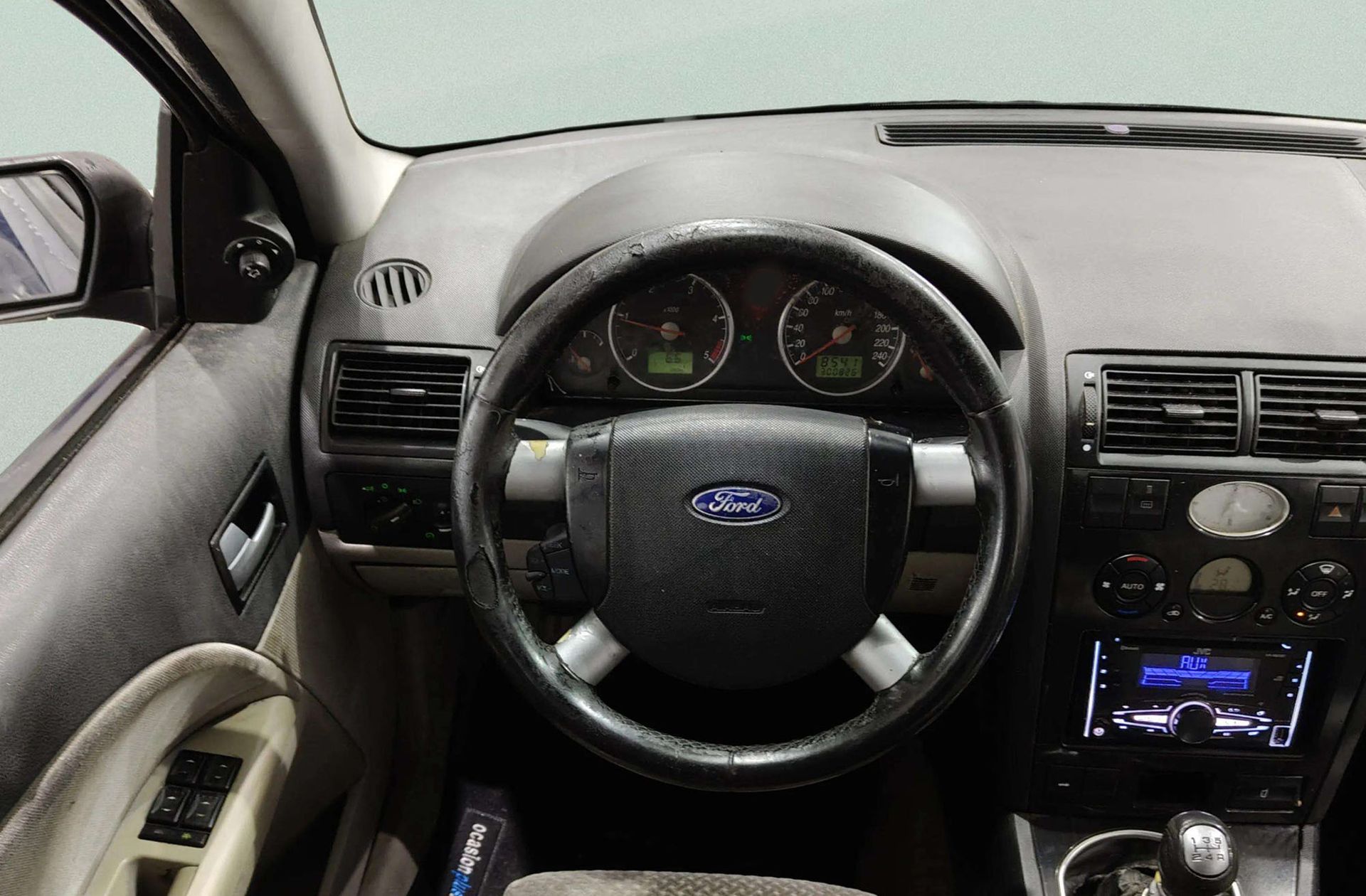 Ford Mondeo 2.0 TDdi Sedan Ghia - foto 18