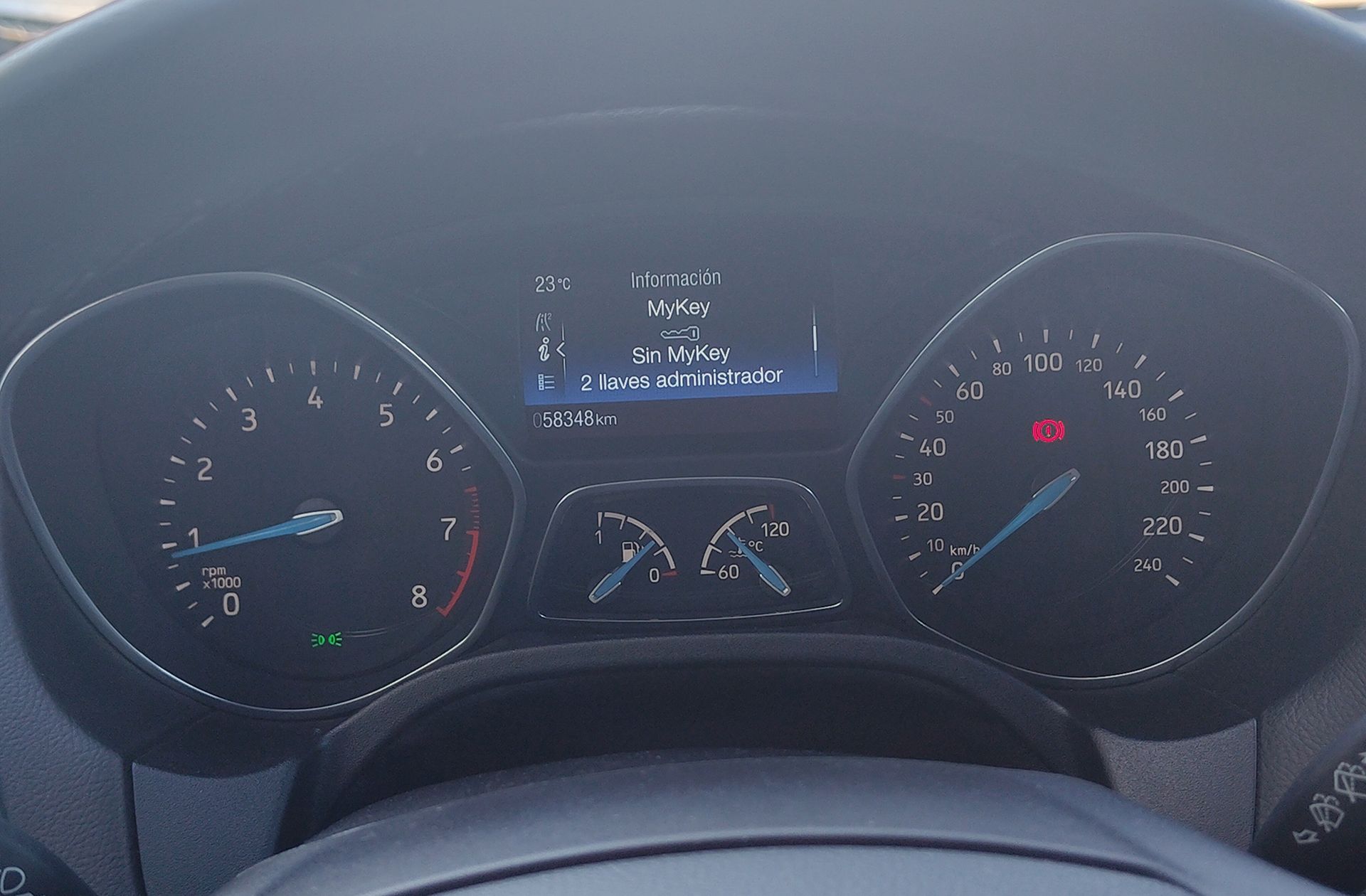 Ford Focus 1.0 EcoBoost Business - foto 22